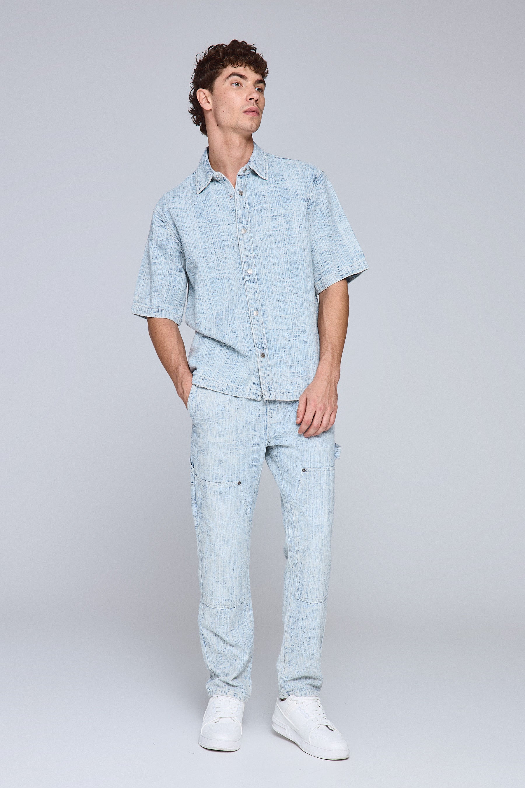 חולצת ג'ינס קרפנטר