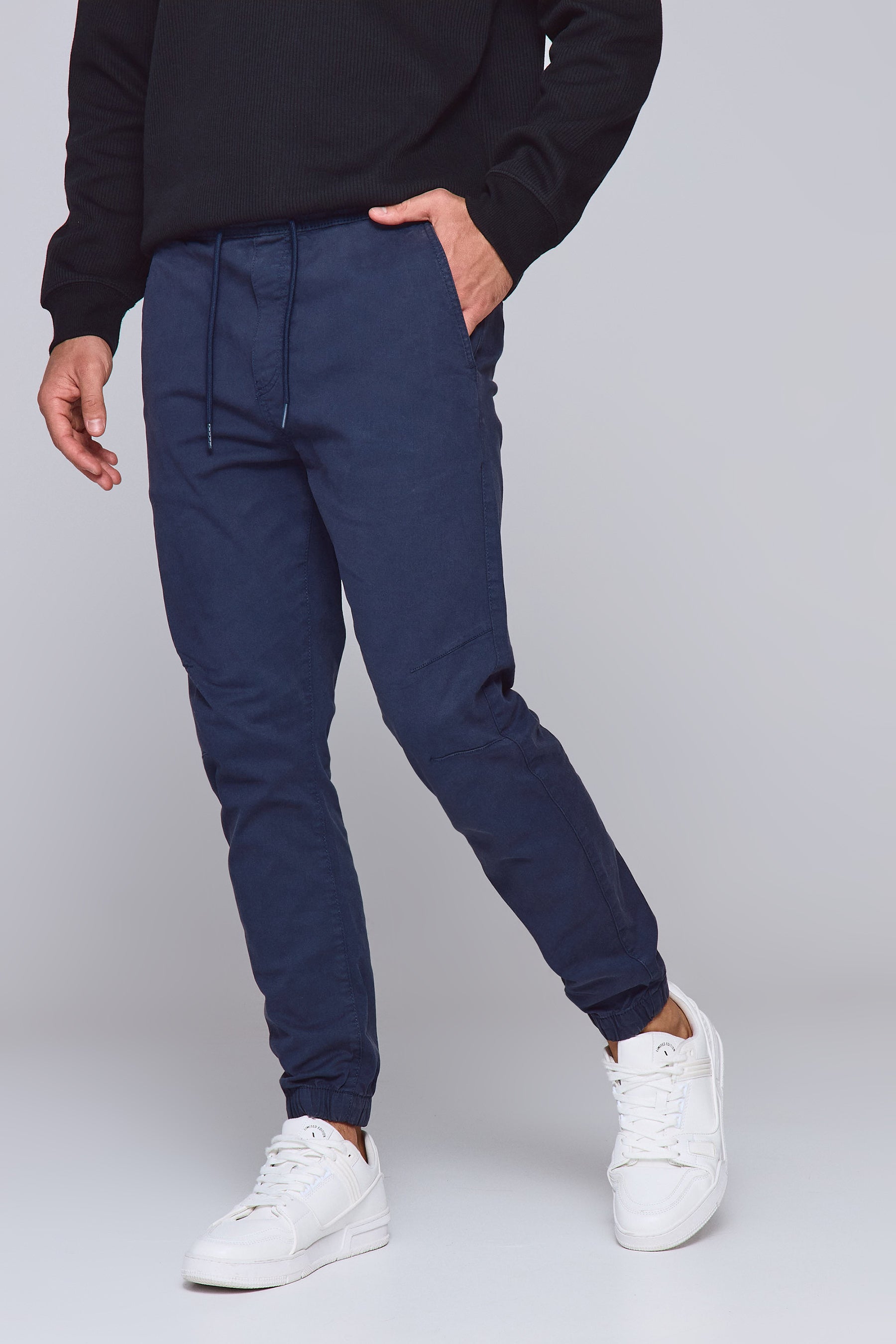 ג'ינס סימפל ג'וגר