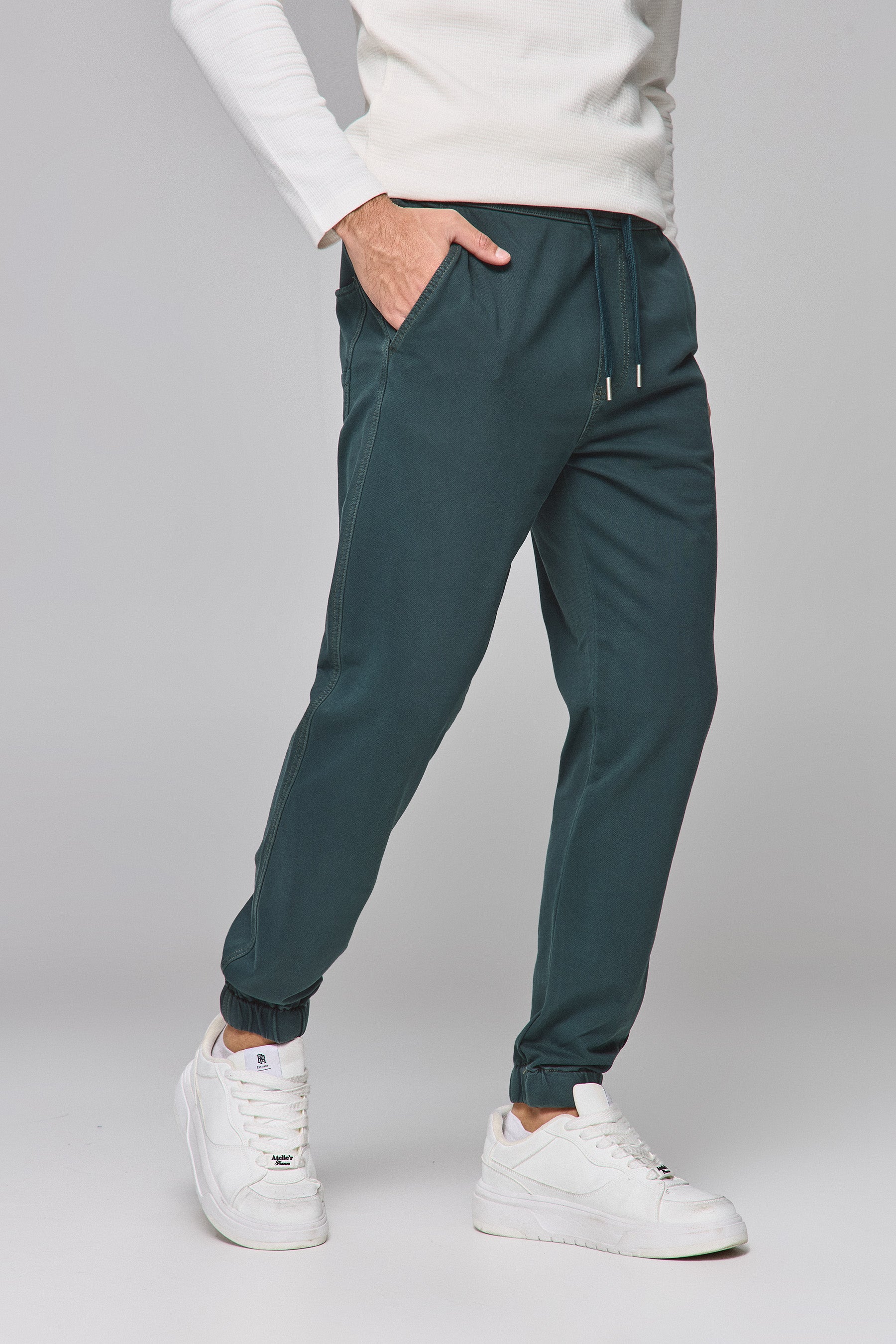 ג'ינס וויקנד ג'וגר