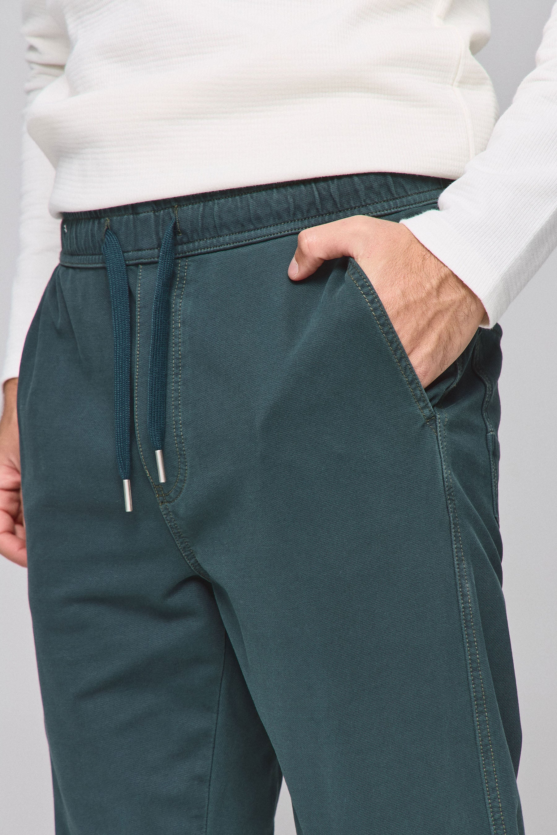 ג'ינס וויקנד ג'וגר