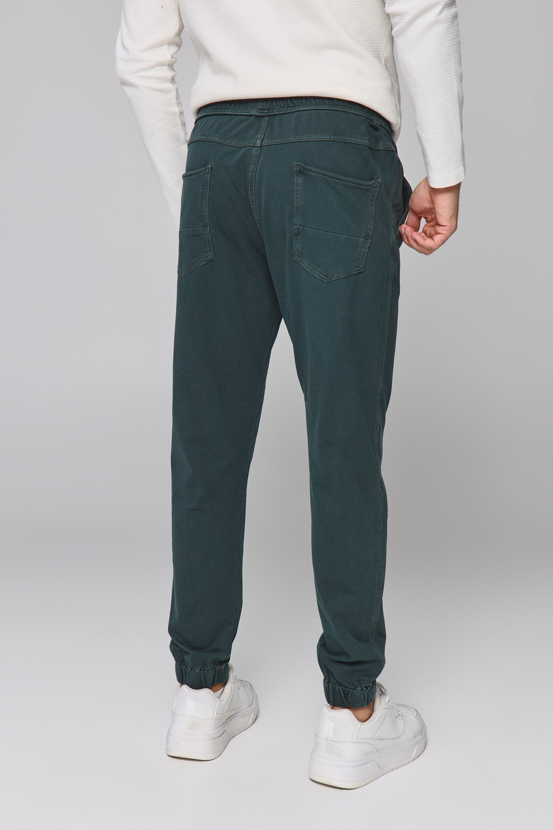 ג'ינס וויקנד ג'וגר