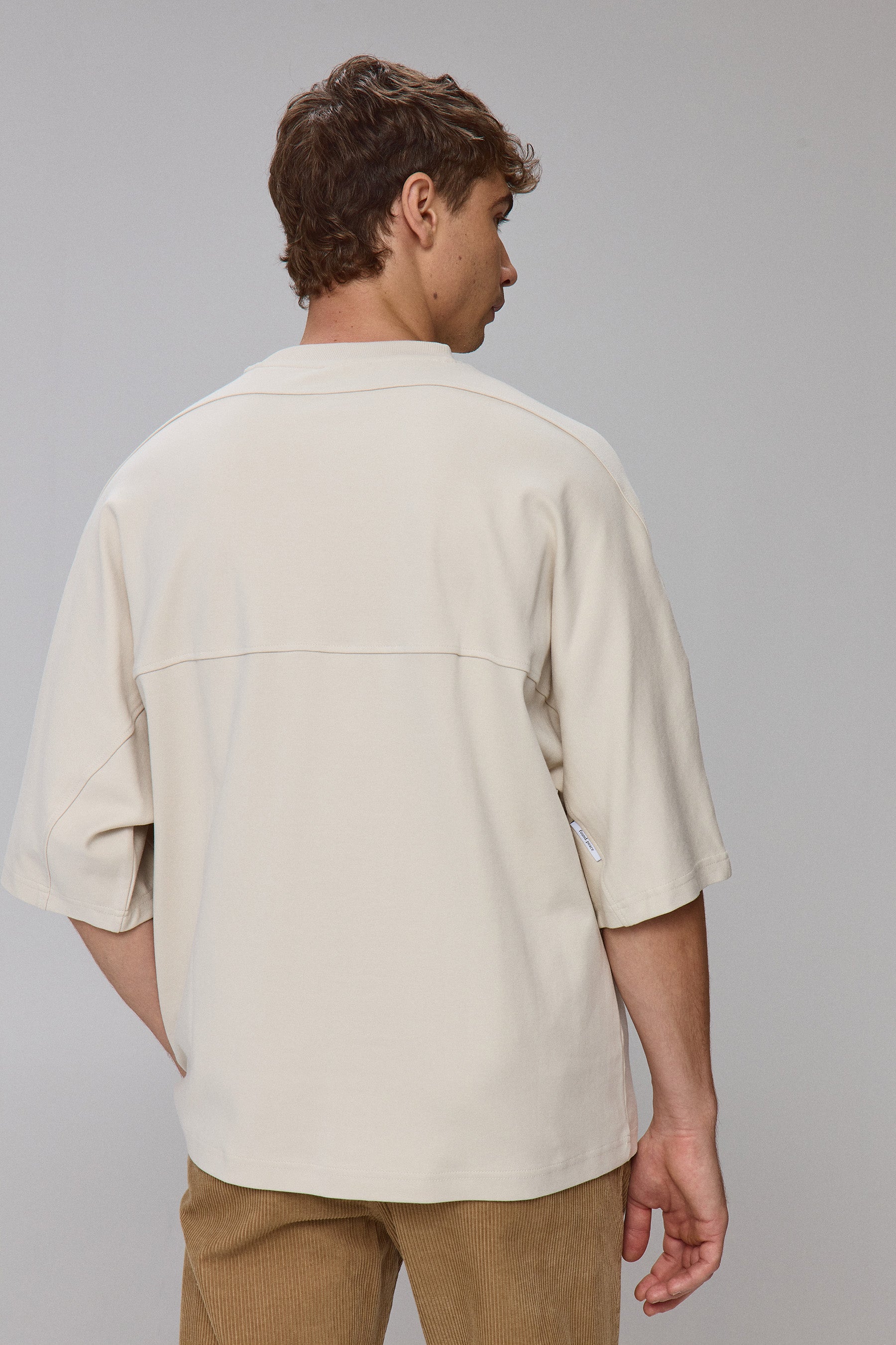 טי חתך ריליס