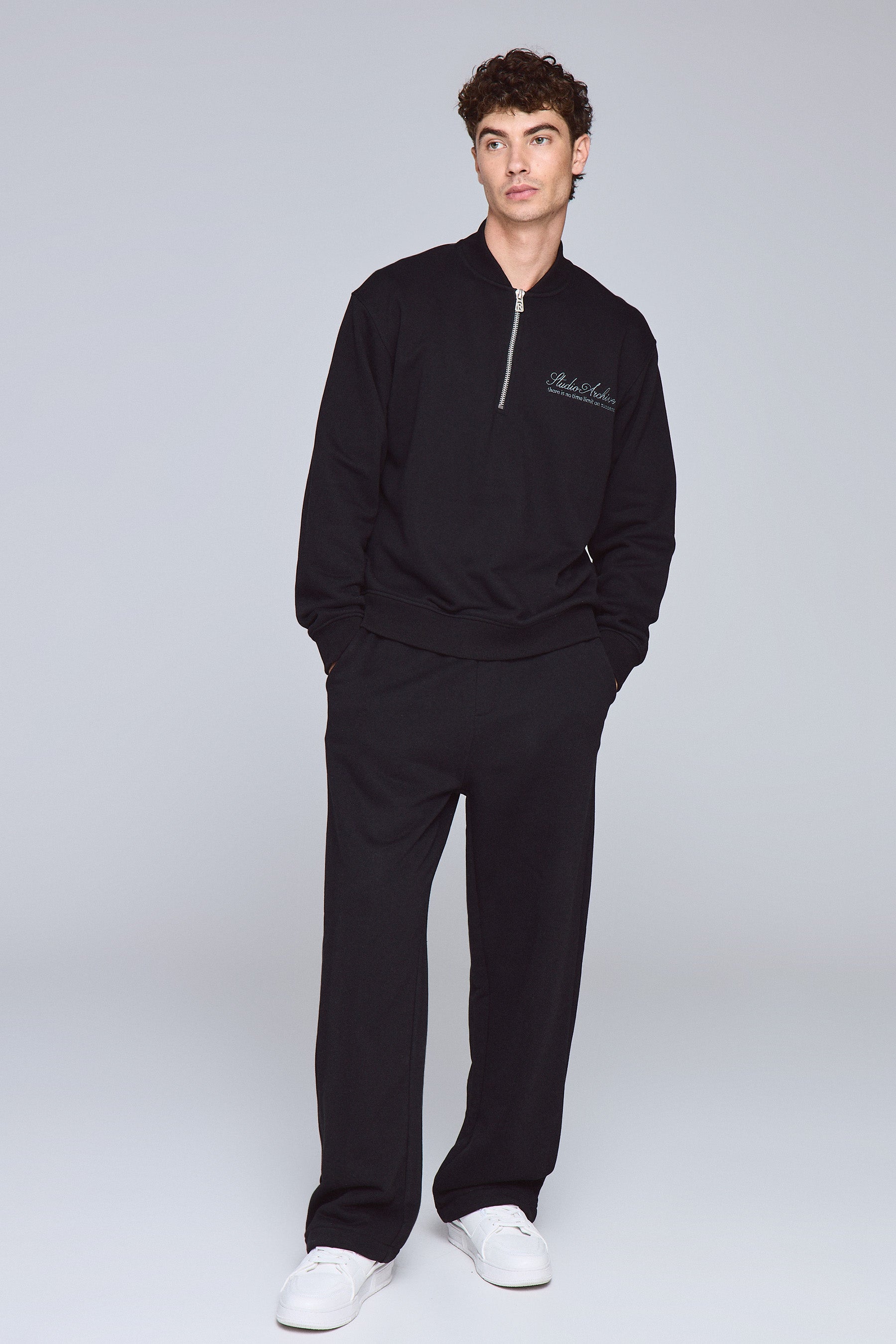 סווטשירט סטודיו