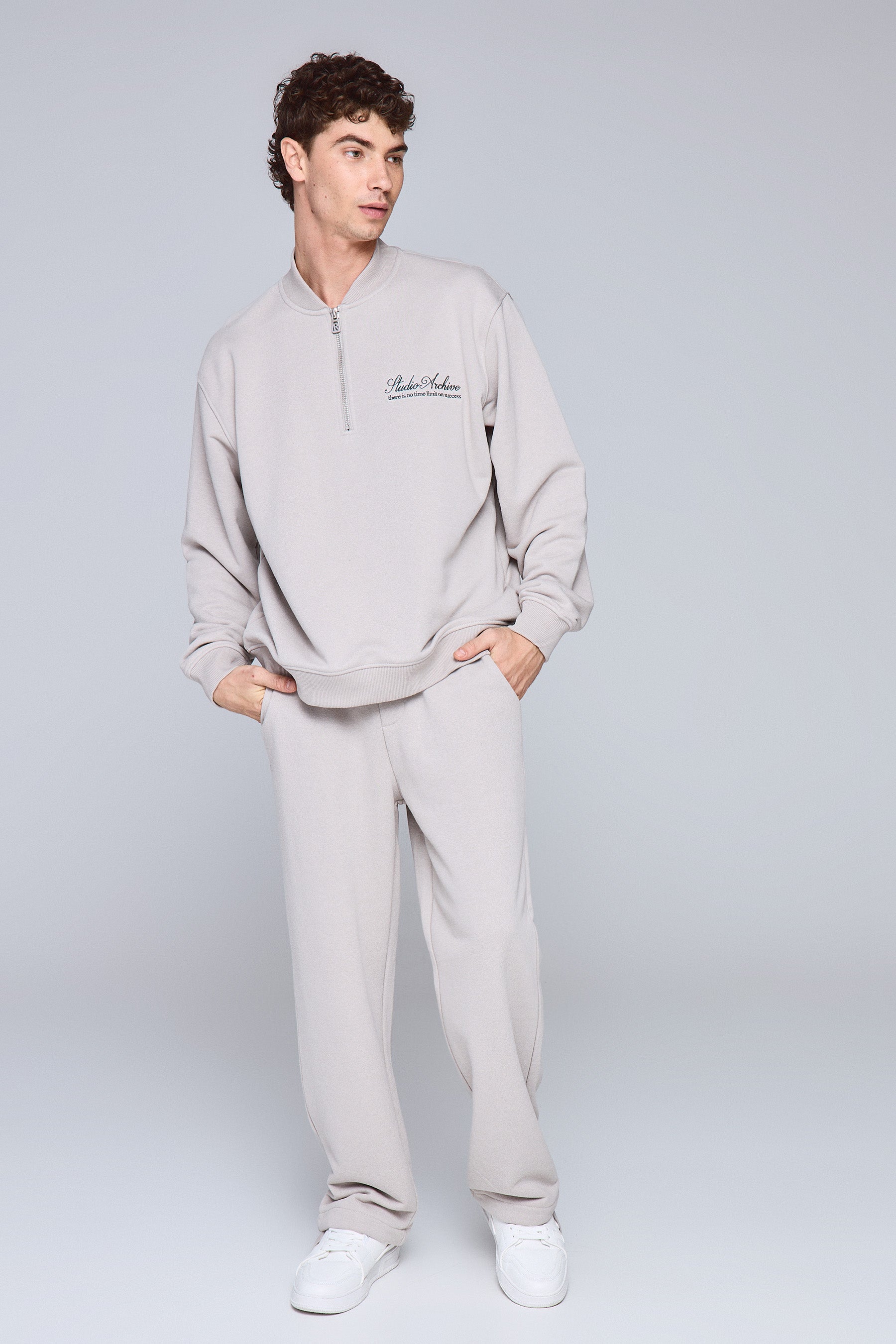 סווטשירט סטודיו