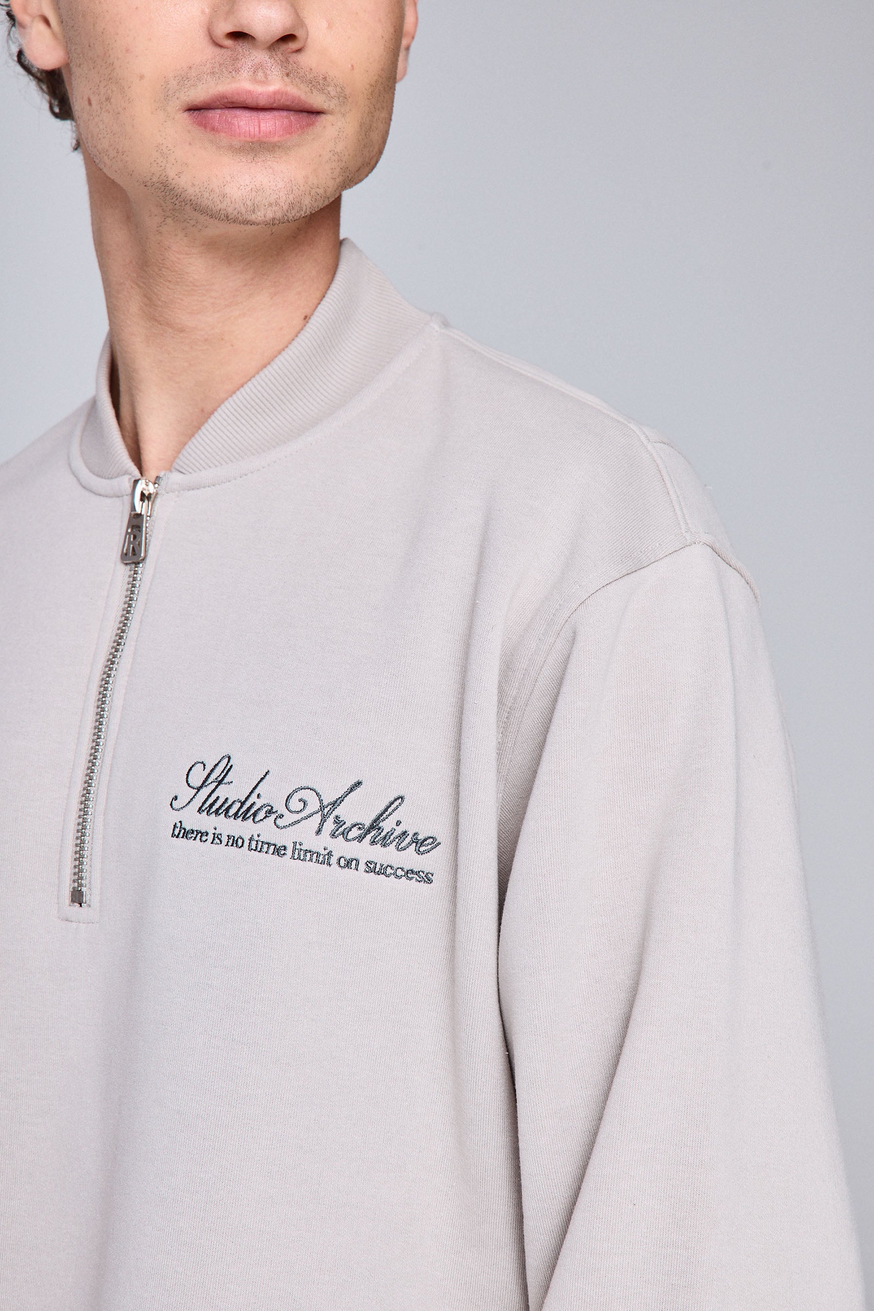 סווטשירט סטודיו