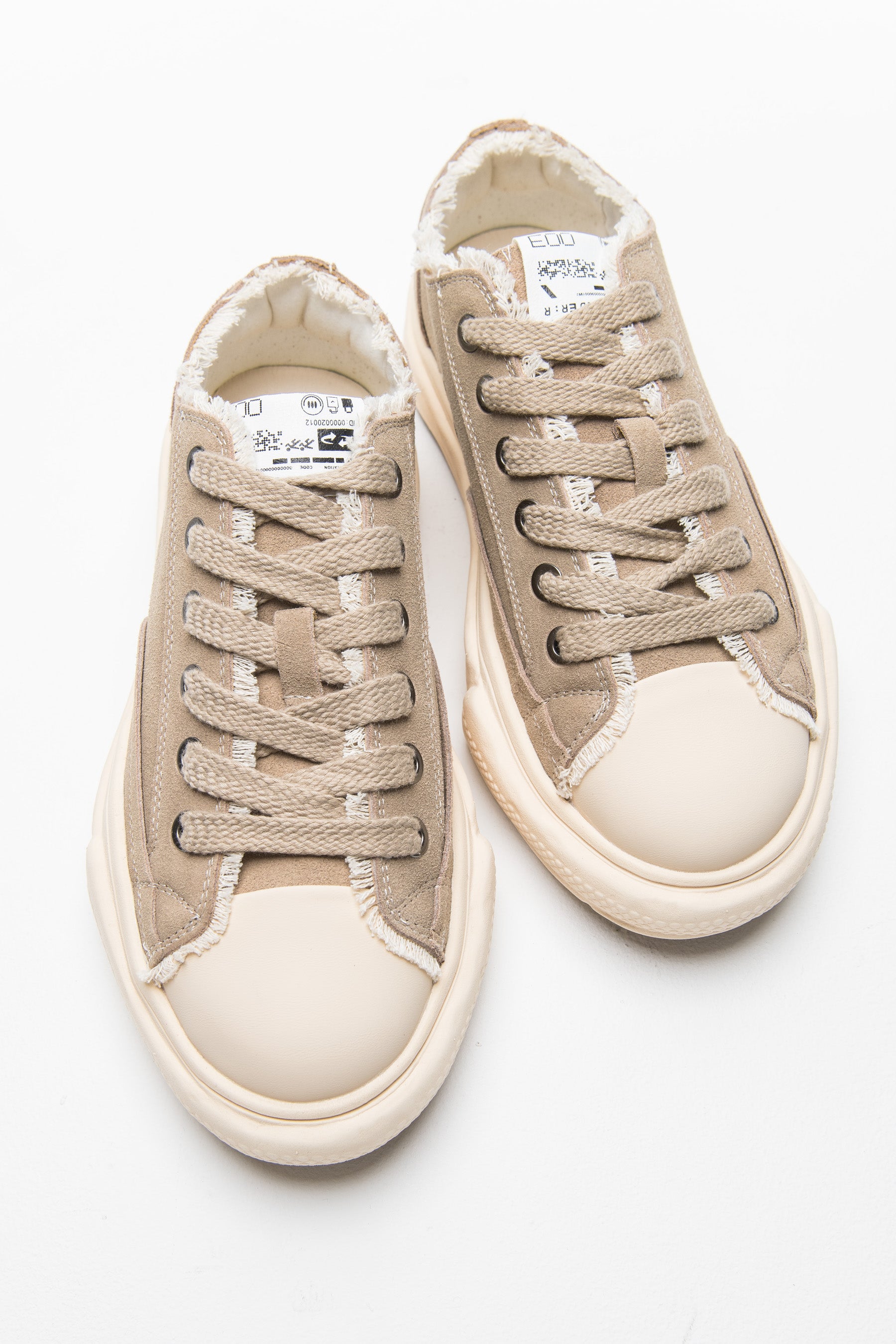 סניקרס לנוקס