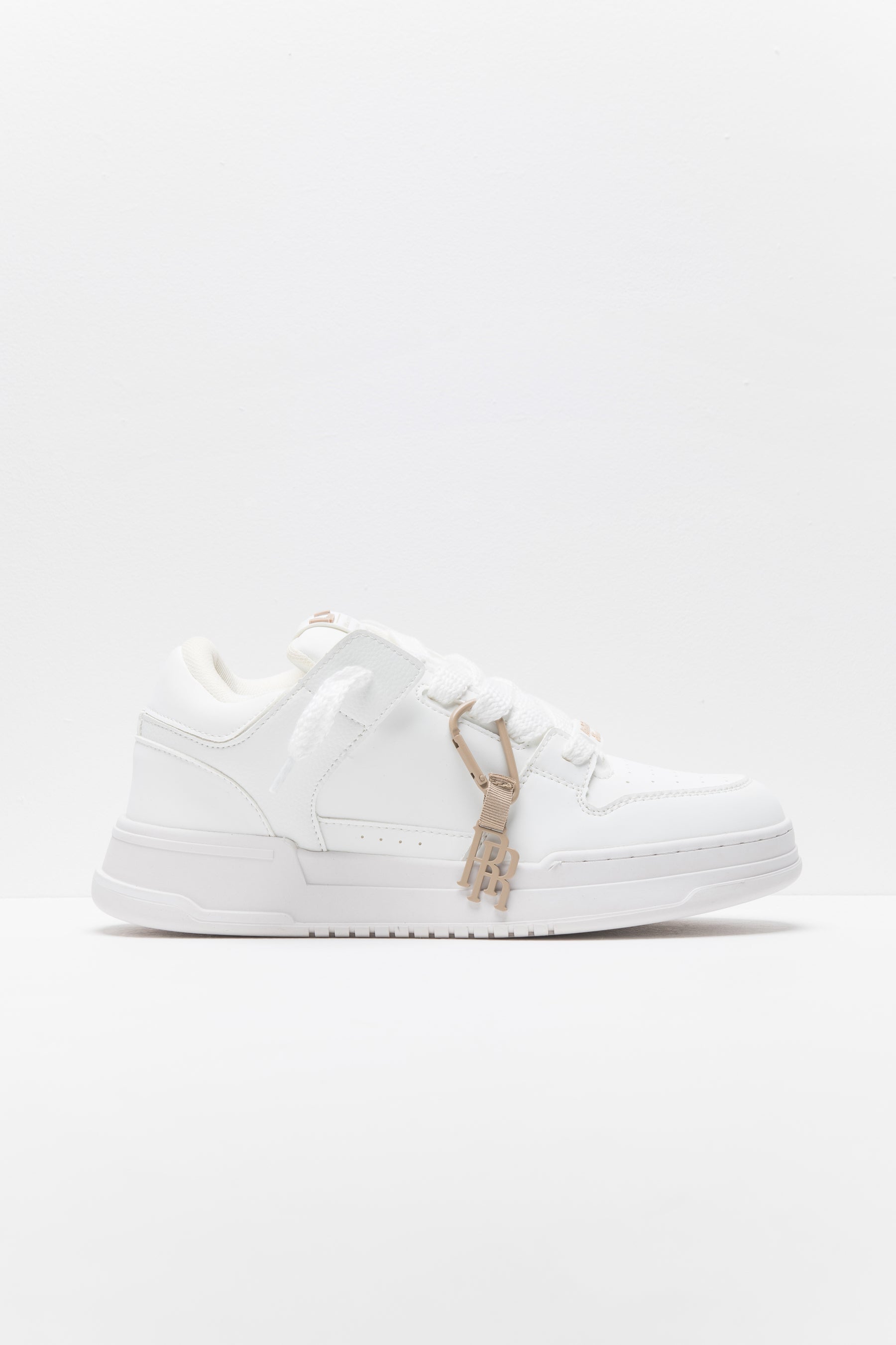 סניקרס ארטיסט