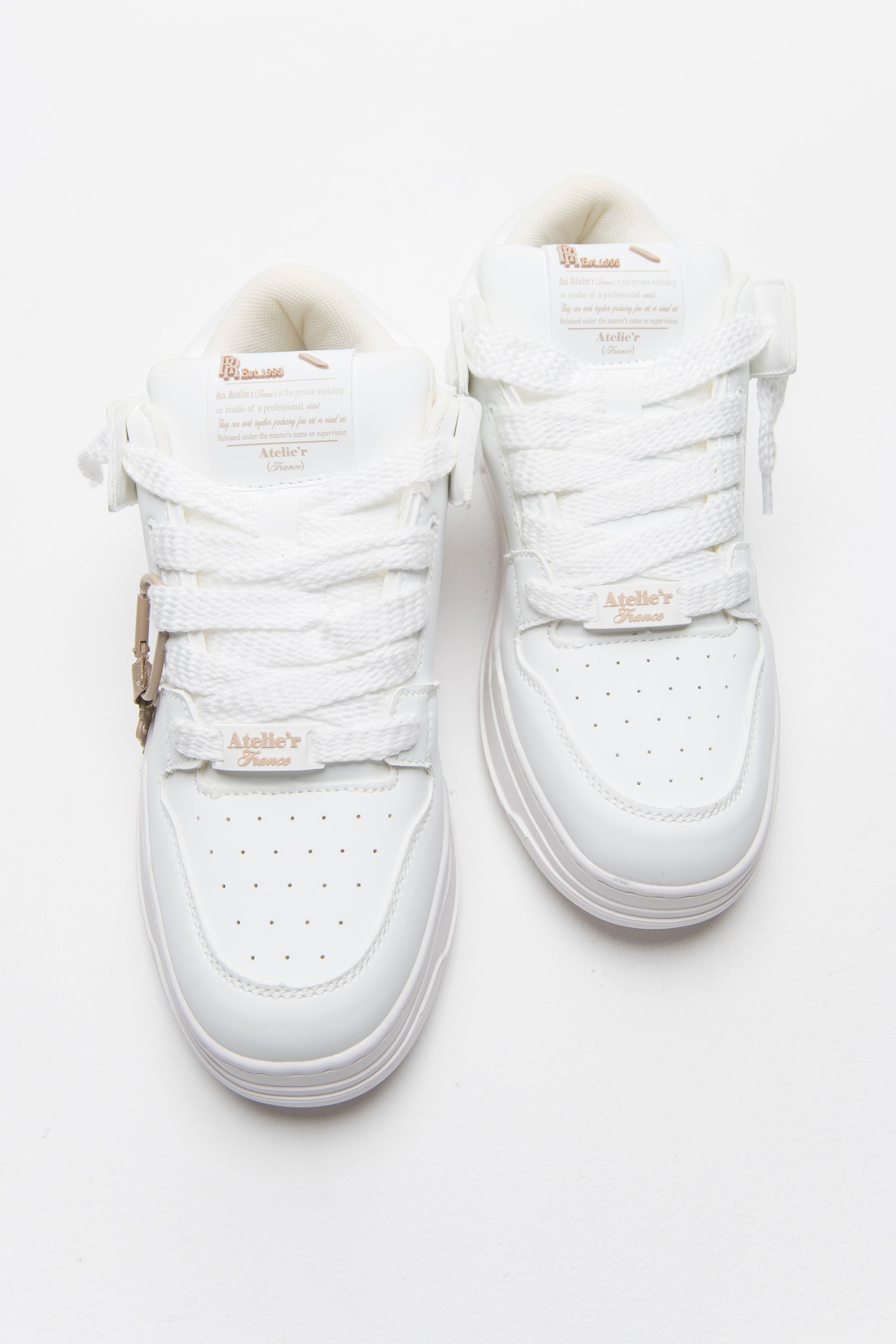 סניקרס ארטיסט