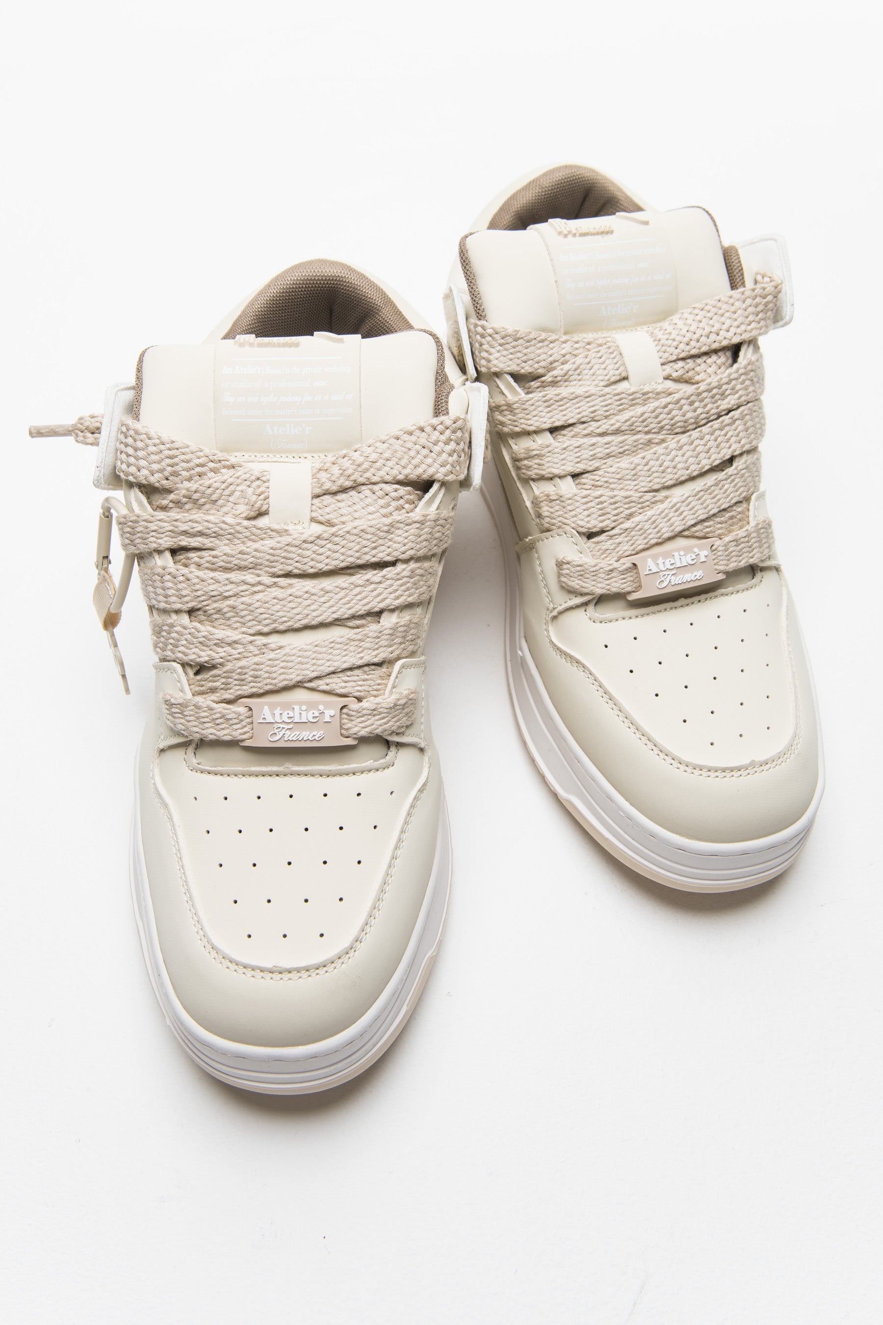 סניקרס ארטיסט