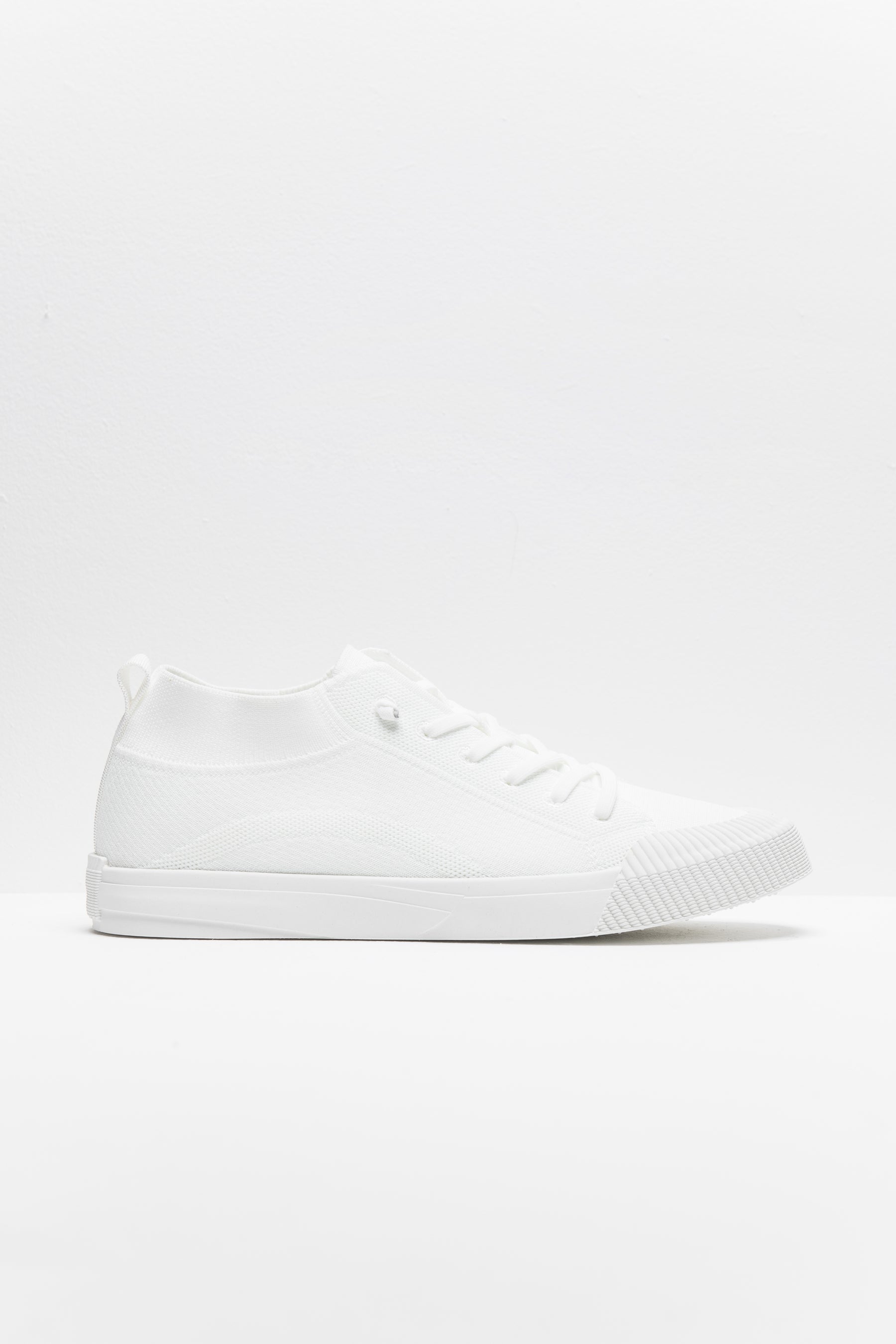 סניקרס וואן