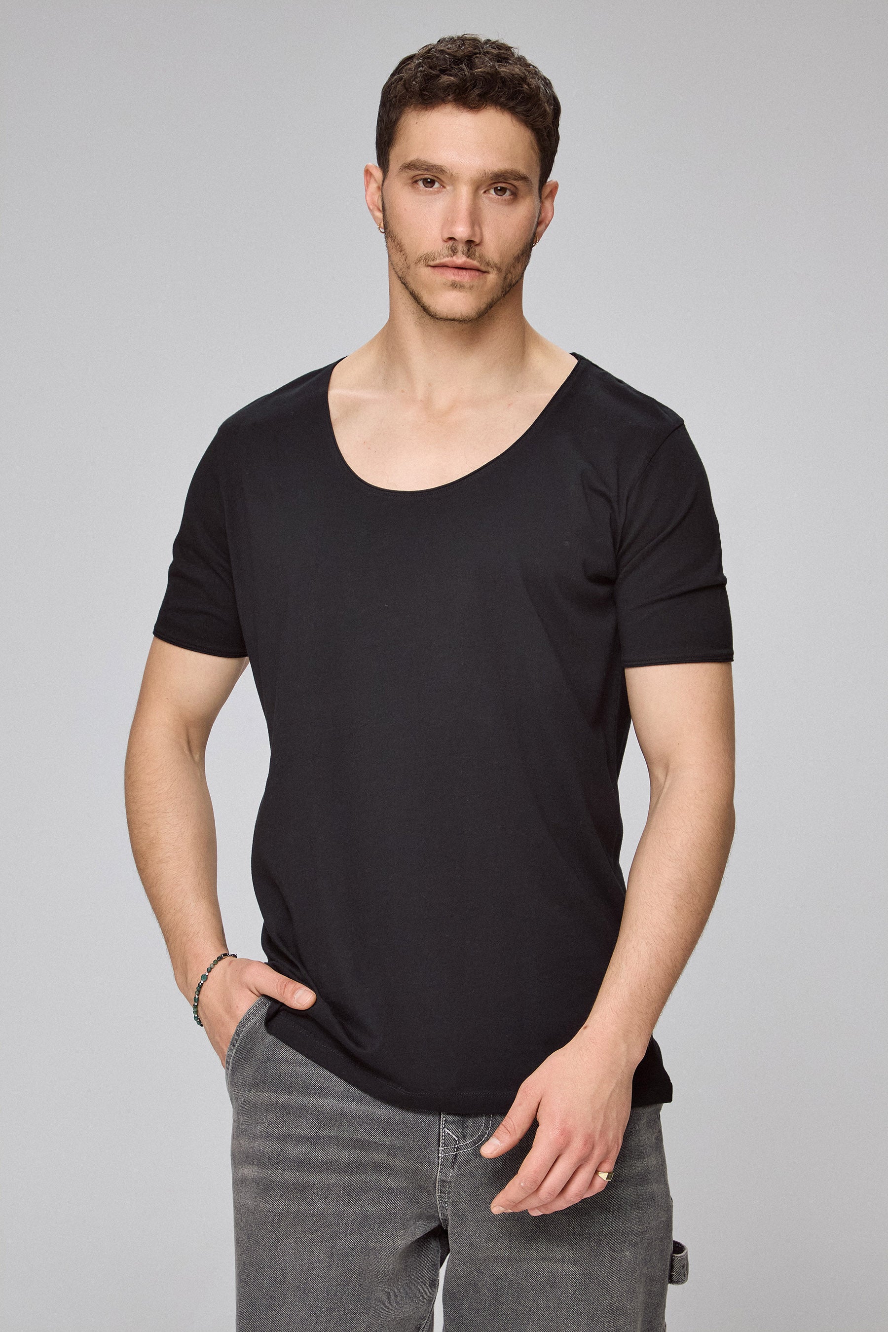 טי בייסיק הירו