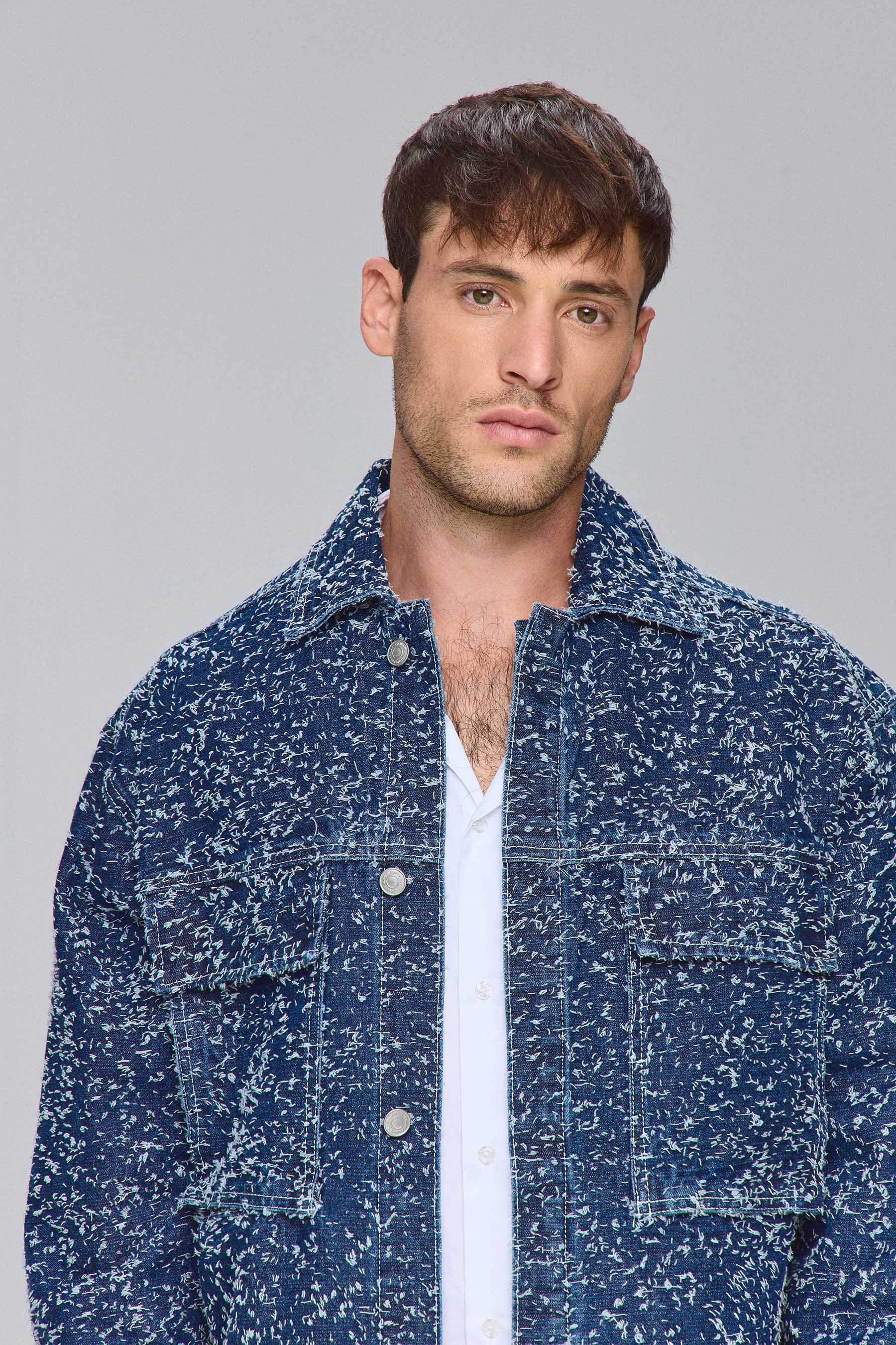 ג'קט ג'ינס יוניברס