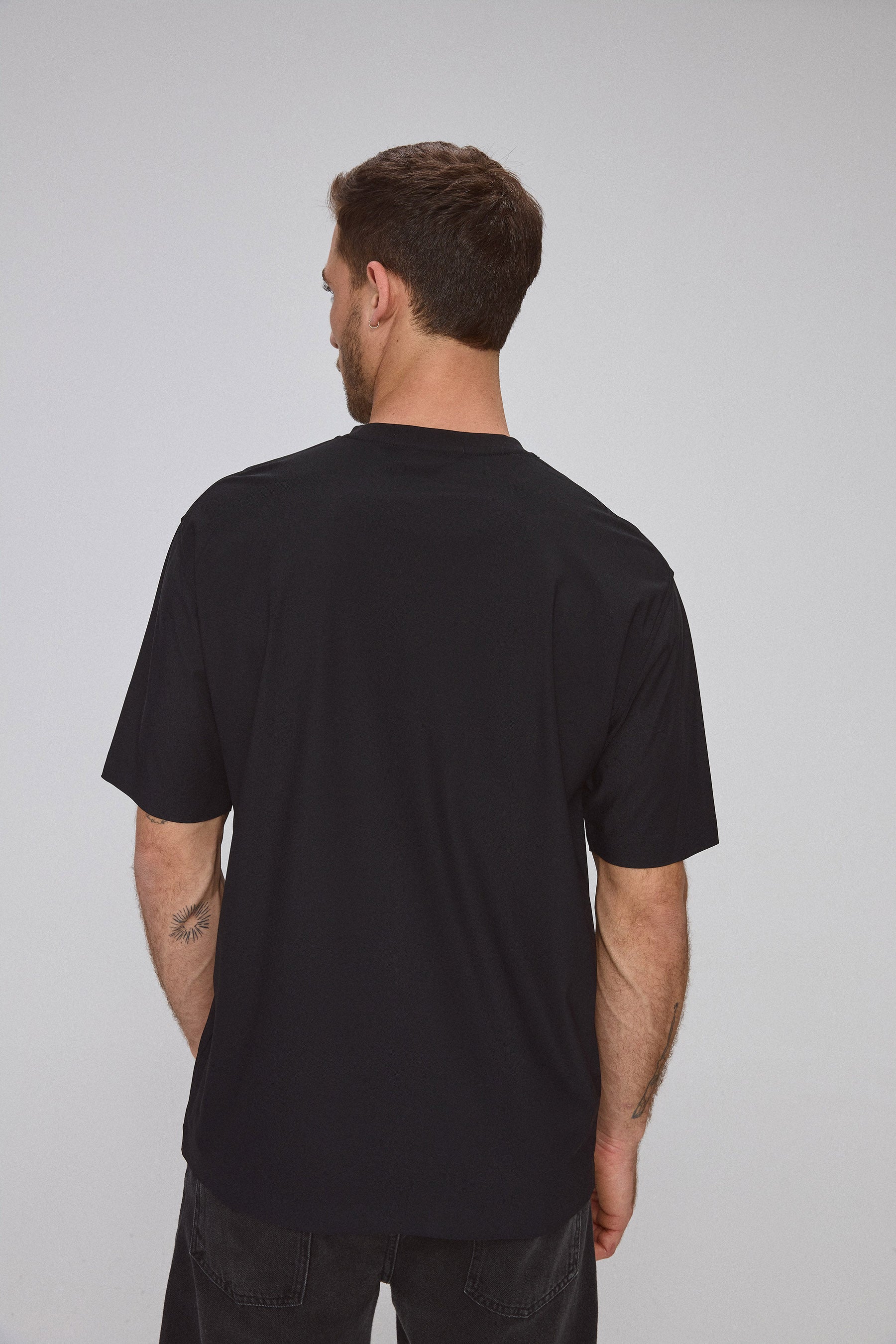 חולצת טי לוקס