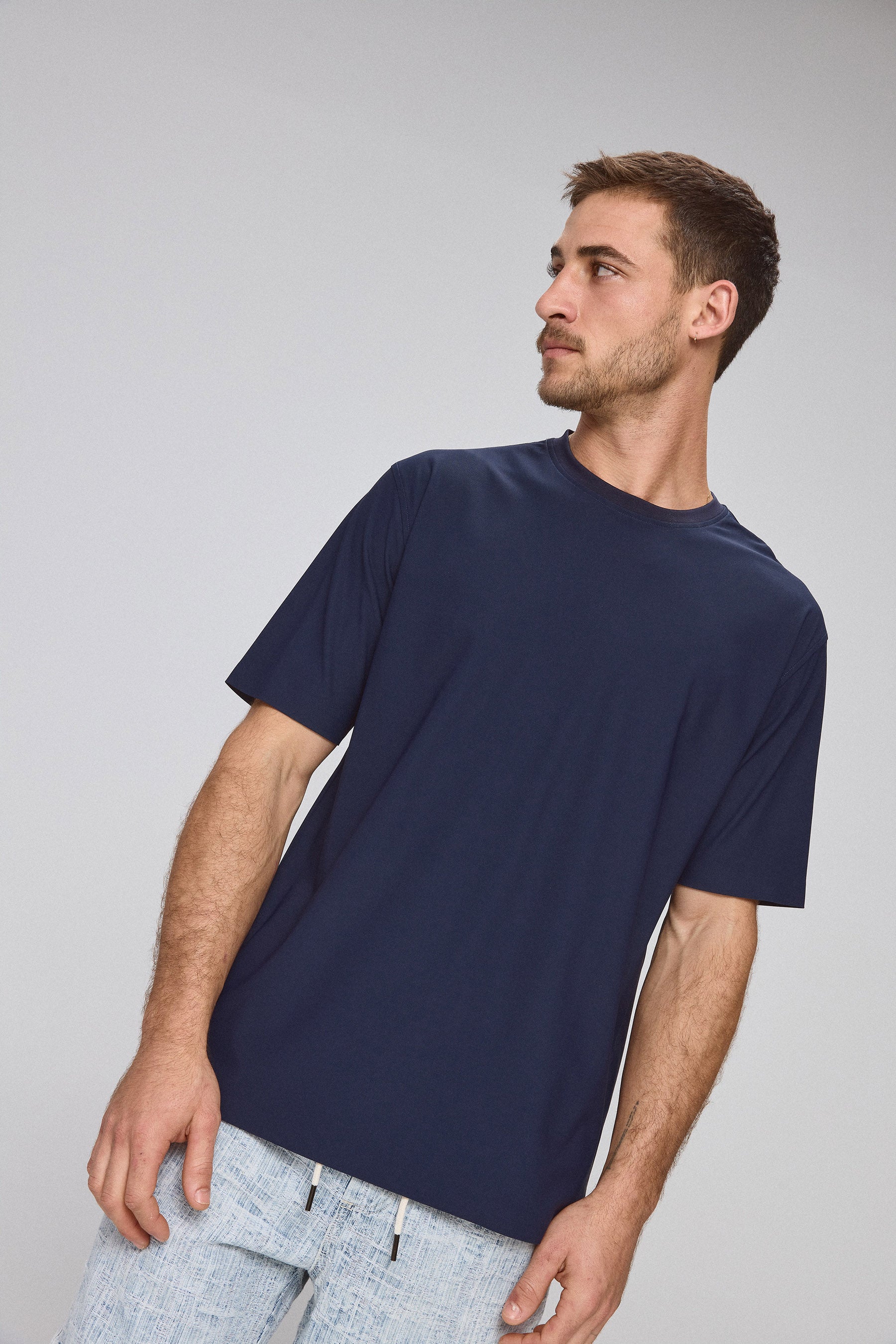 חולצת טי לוקס