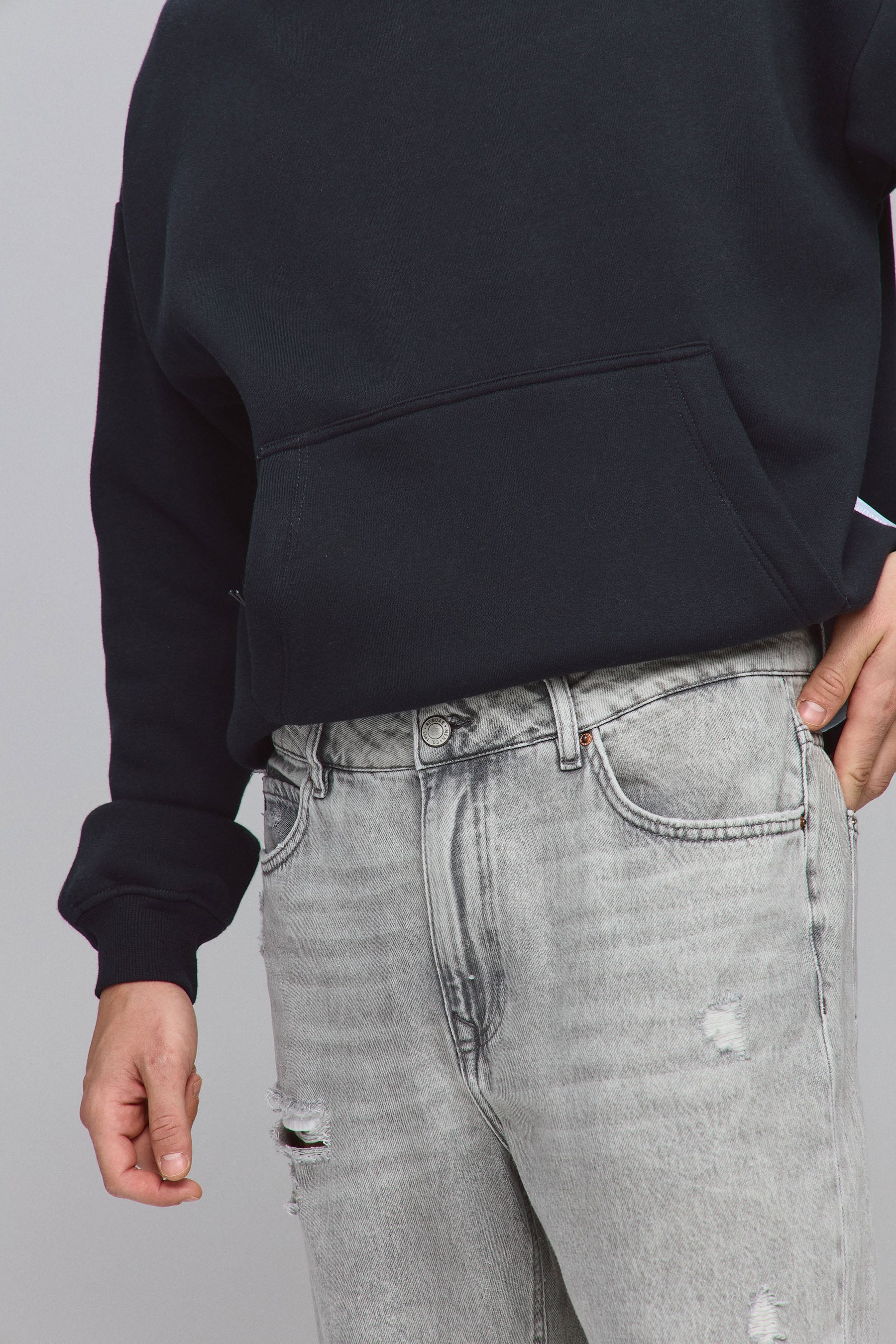 ג'ינס גורי קרעים