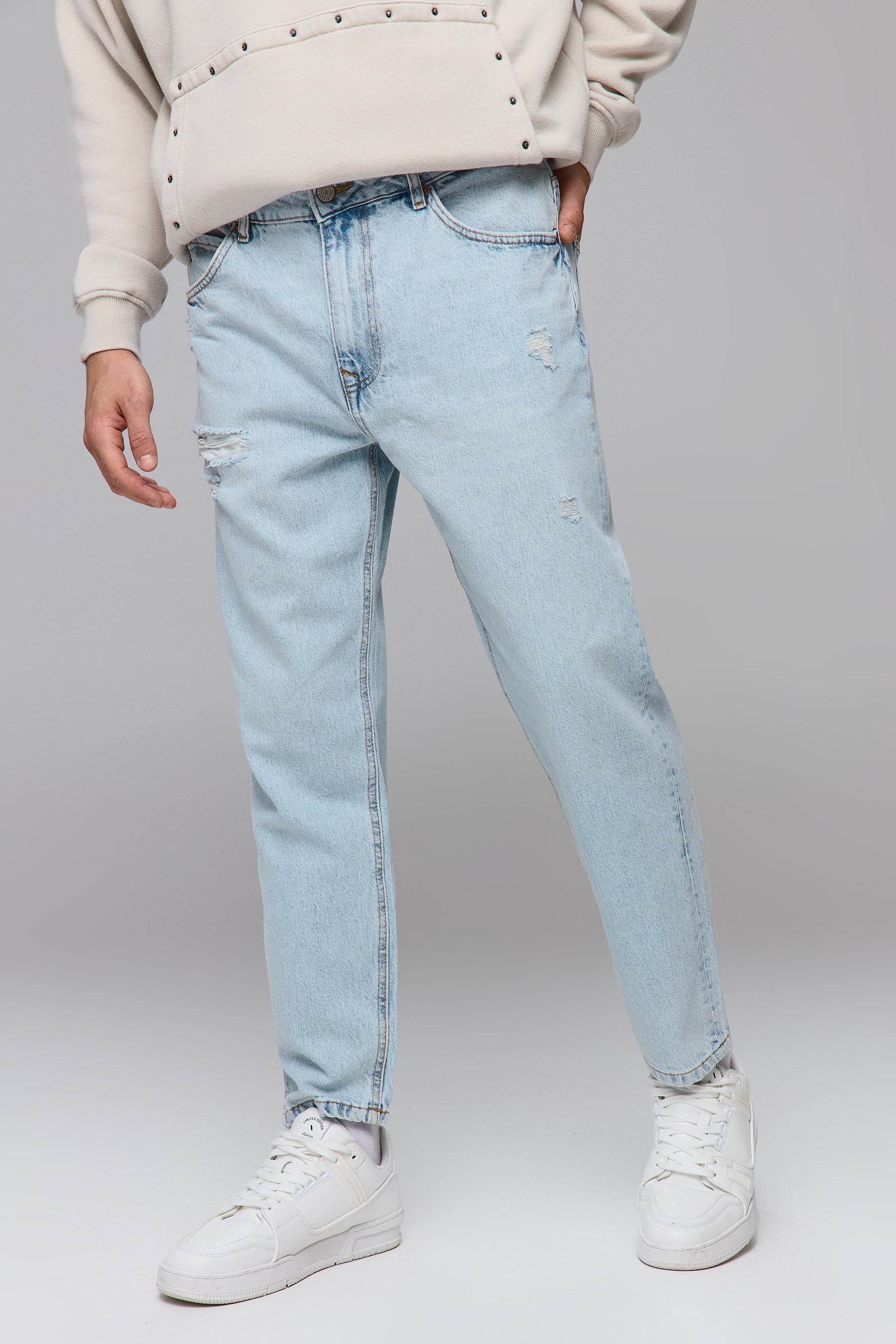 ג'ינס גורי קרעים