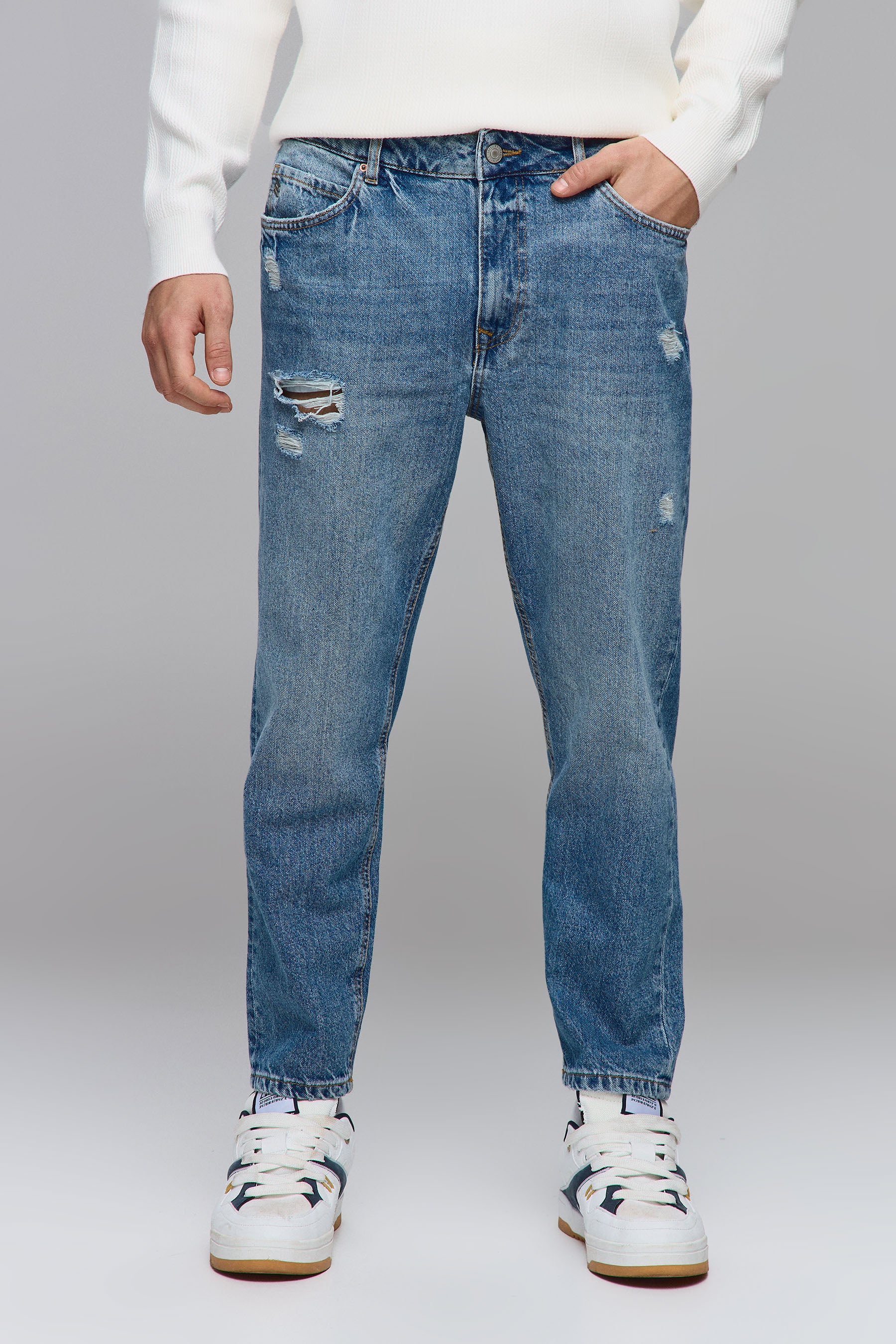 ג'ינס גורי קרעים