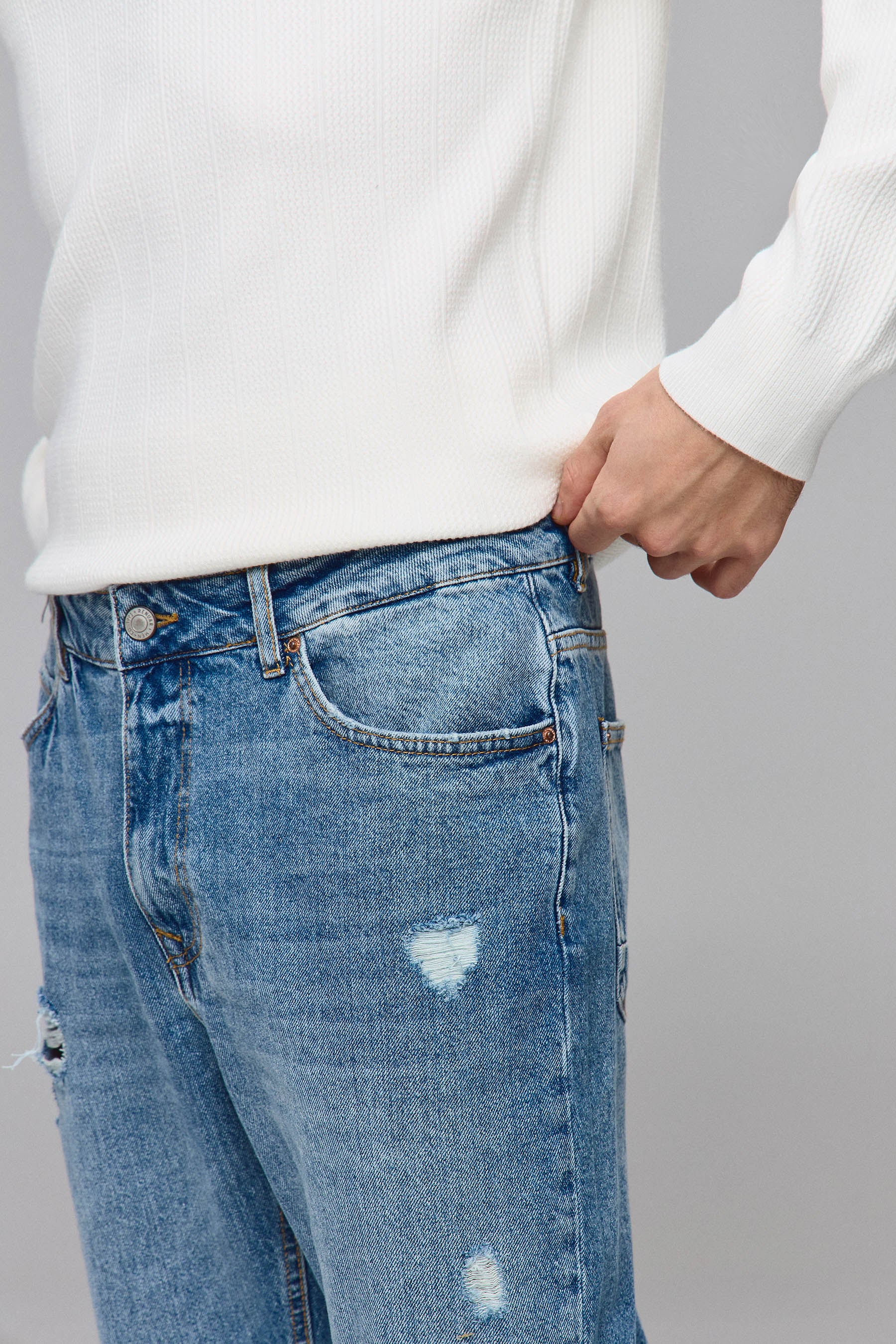 ג'ינס גורי קרעים