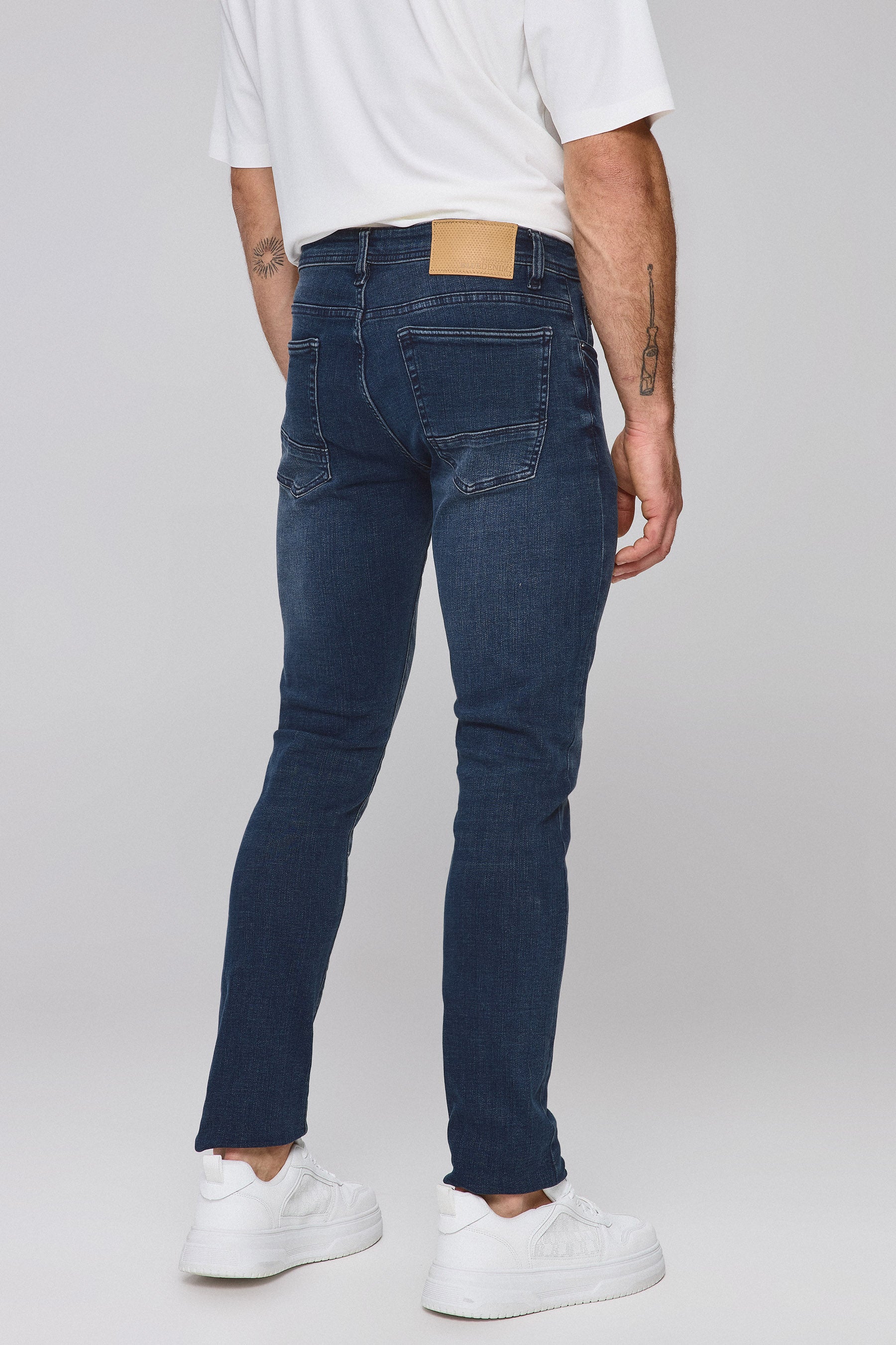 ג'ינס מאדוק טופ