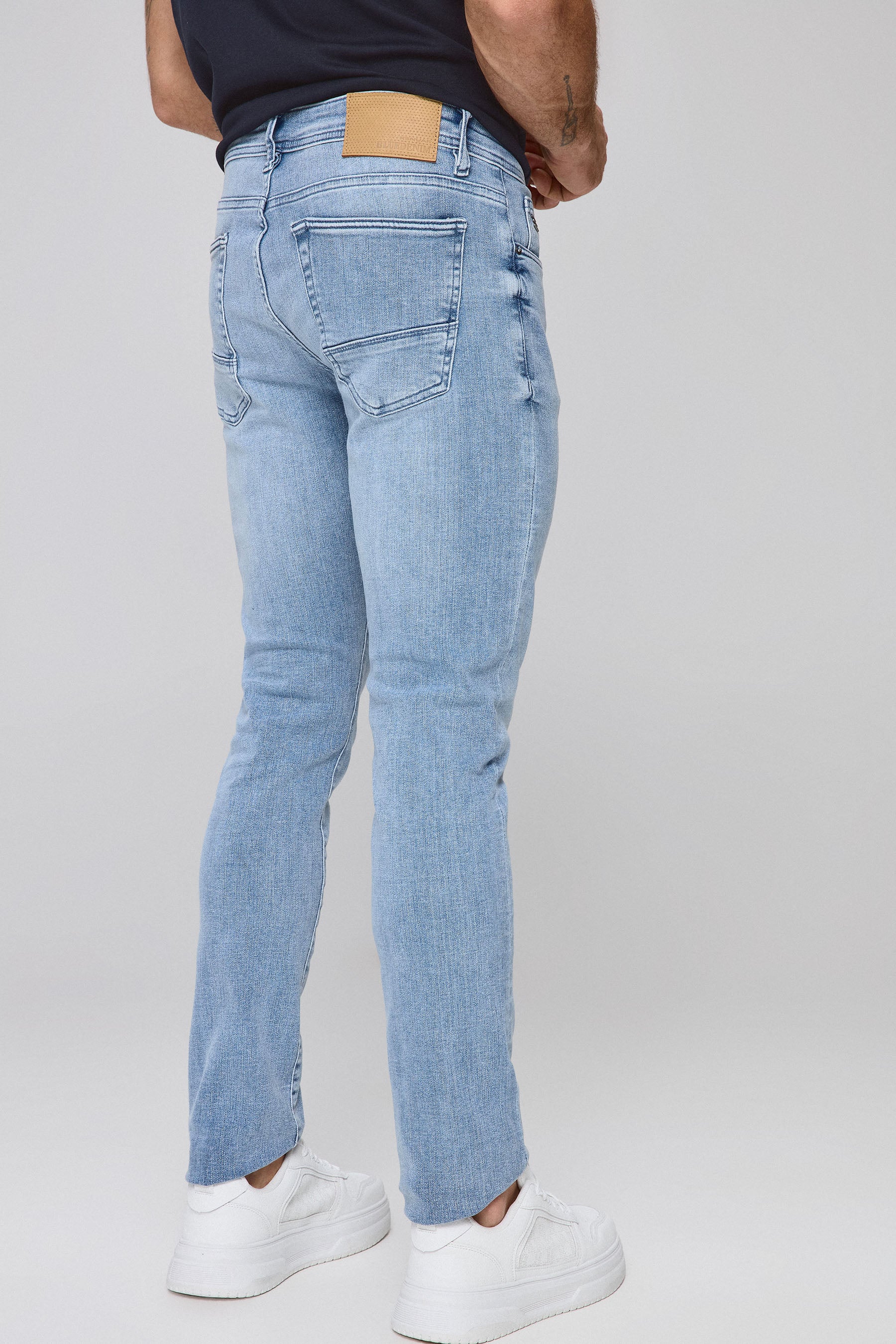 ג'ינס מאדוק טופ