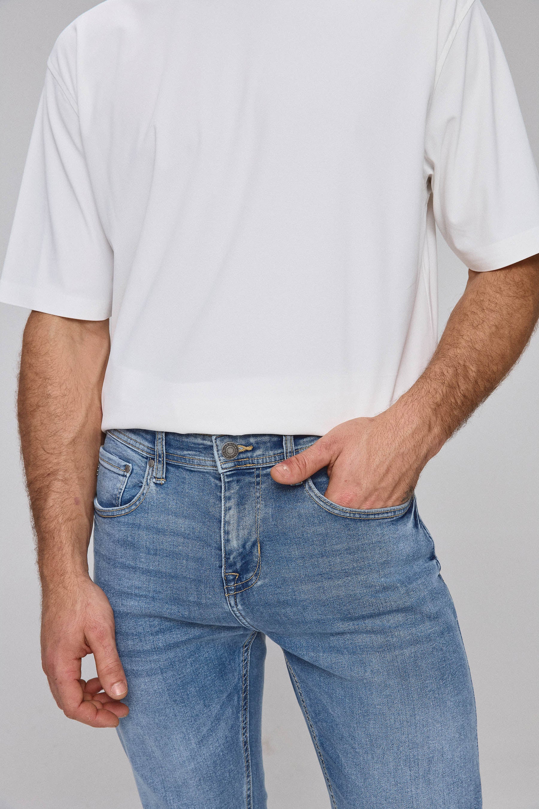 ג'ינס מאדוק טופ