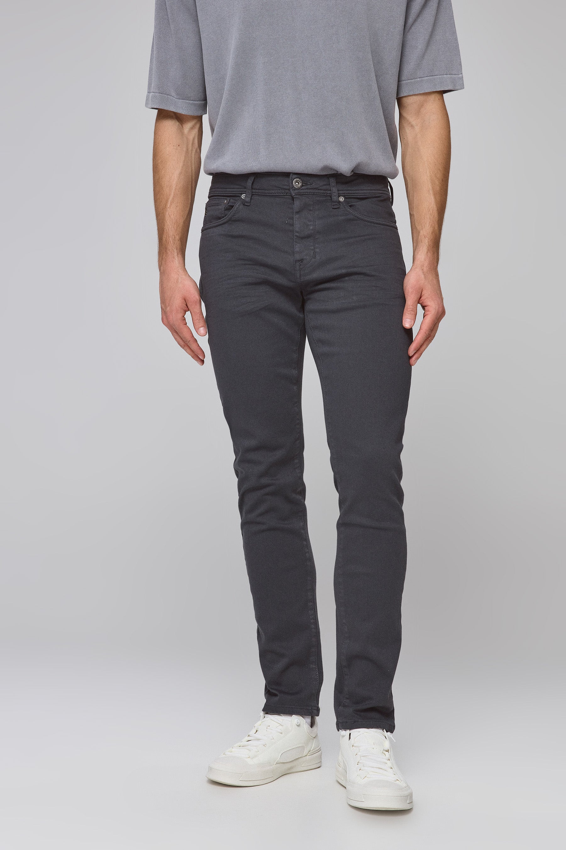 ג'ינס מאדוק קולור