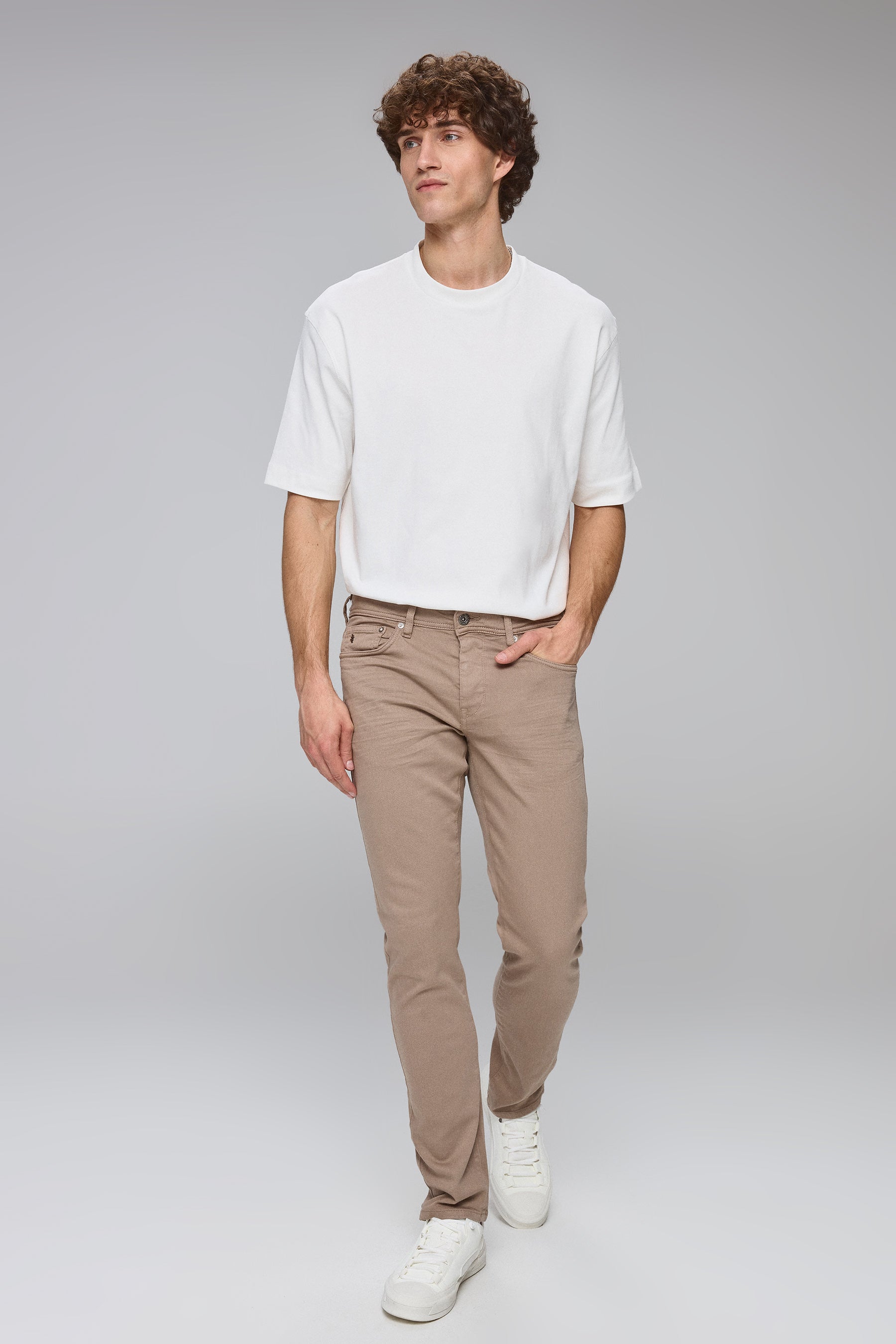 ג'ינס מאדוק קולור