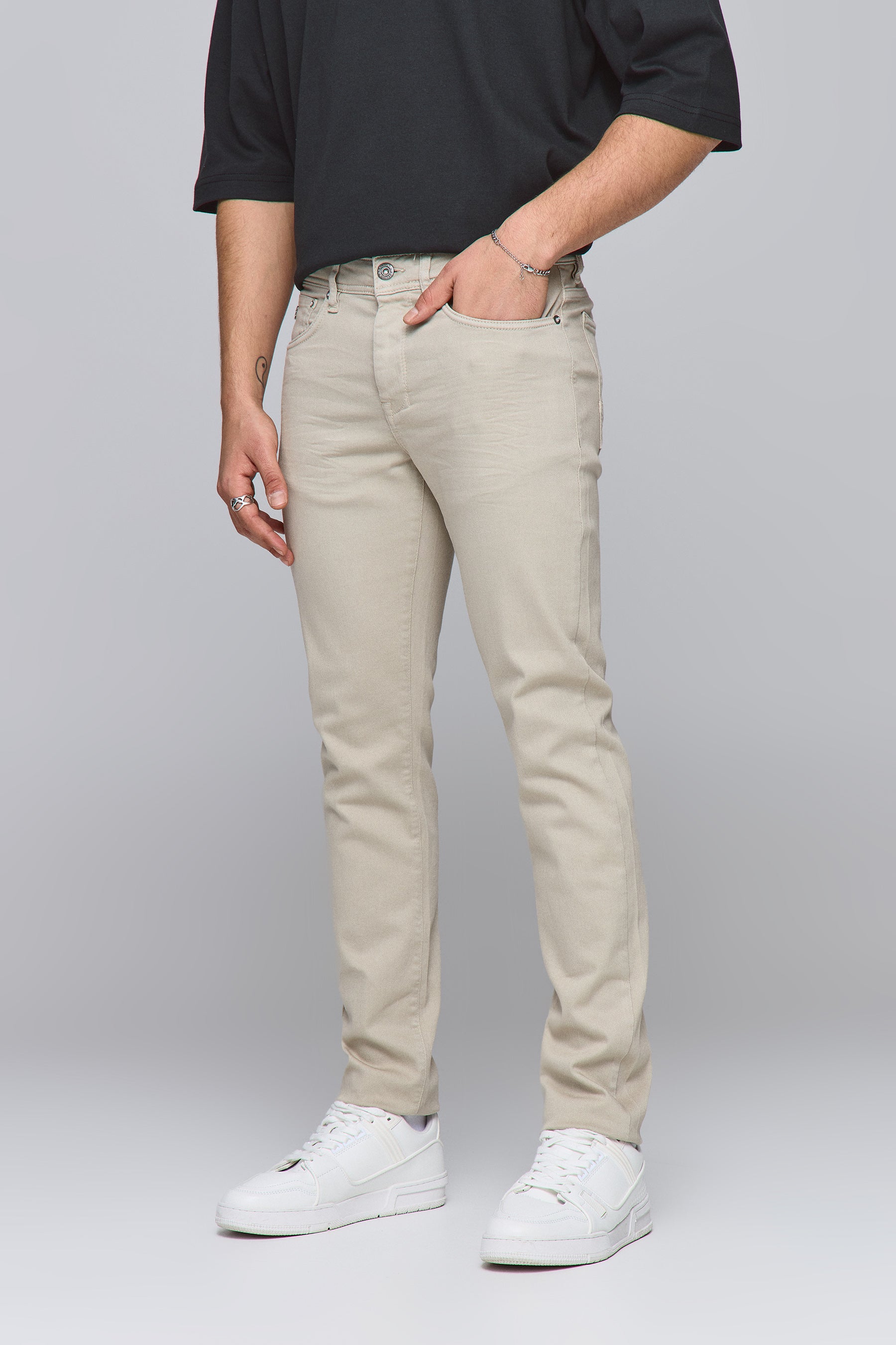 ג'ינס מאדוק קולור