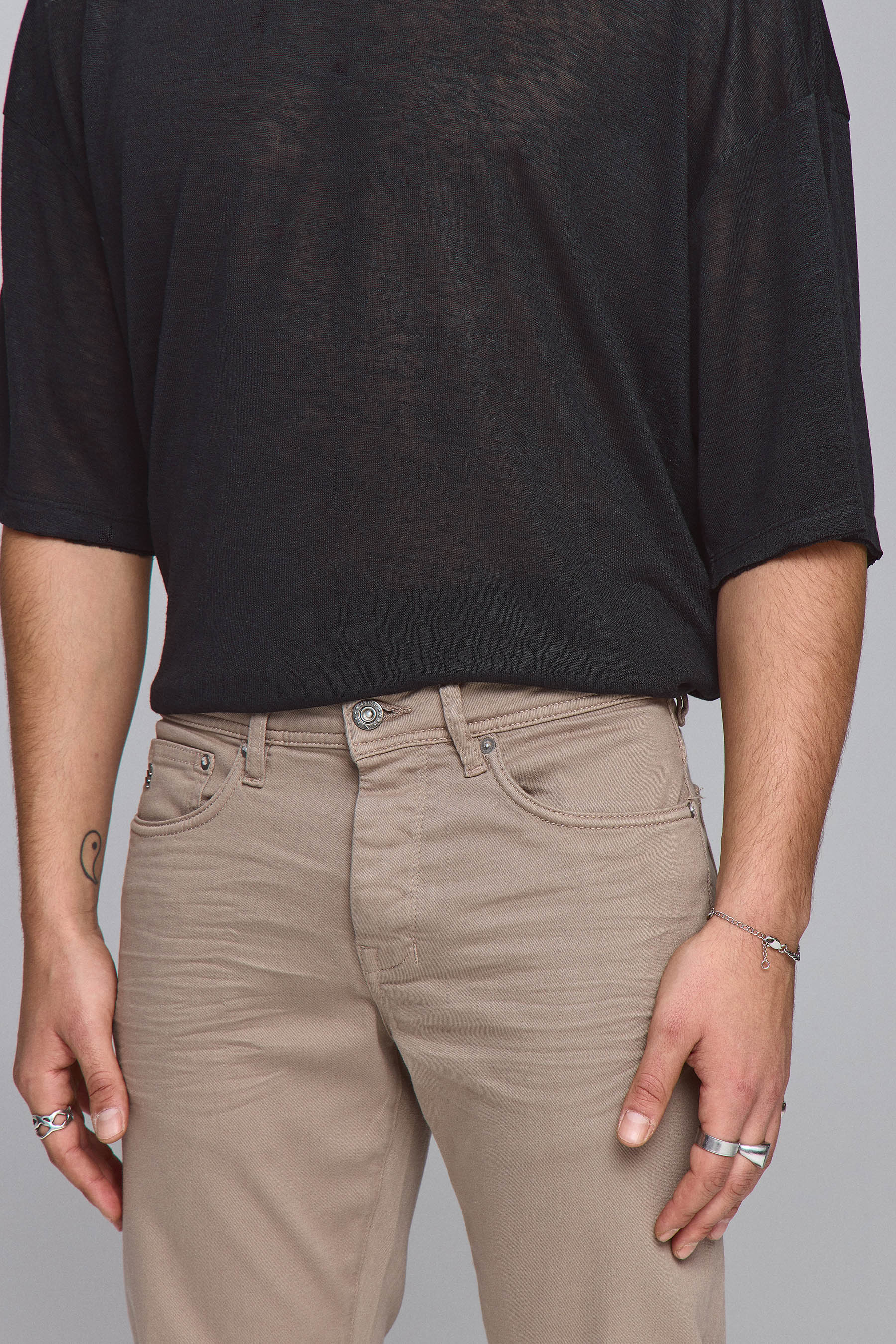 ג'ינס מאדוק קולור