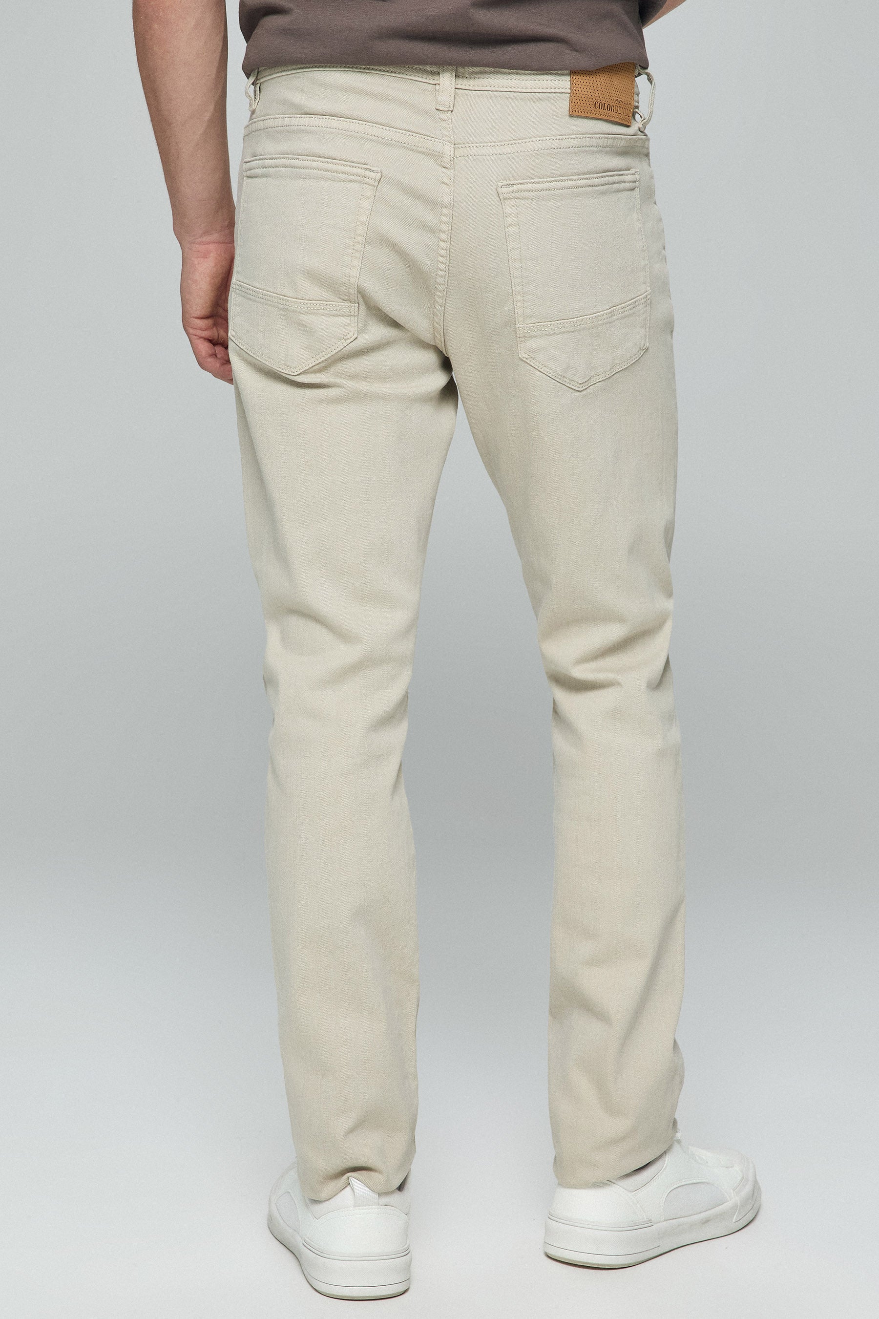 ג'ינס מאדוק קולור