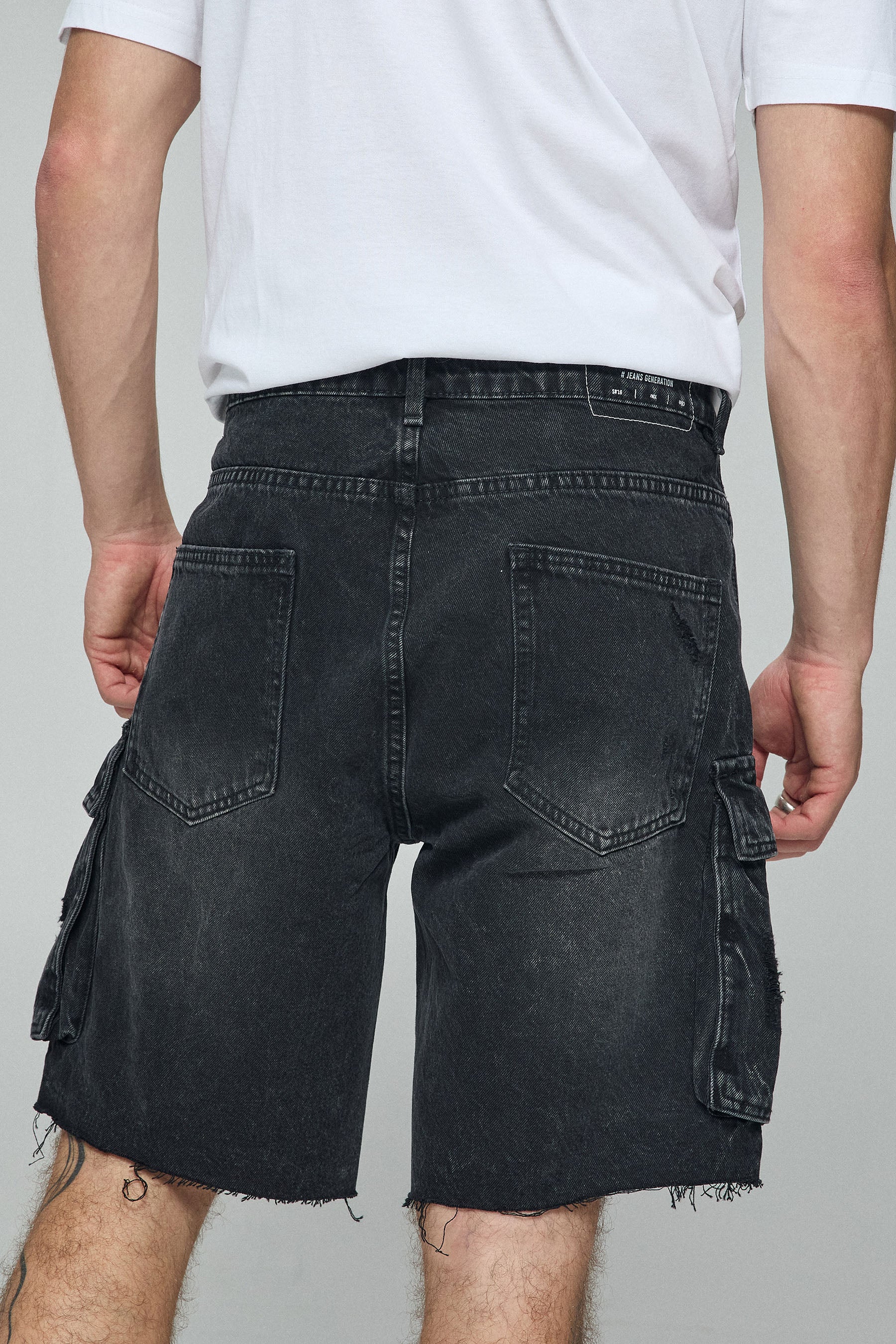 ברמודה ג'ינס קרגו אייס