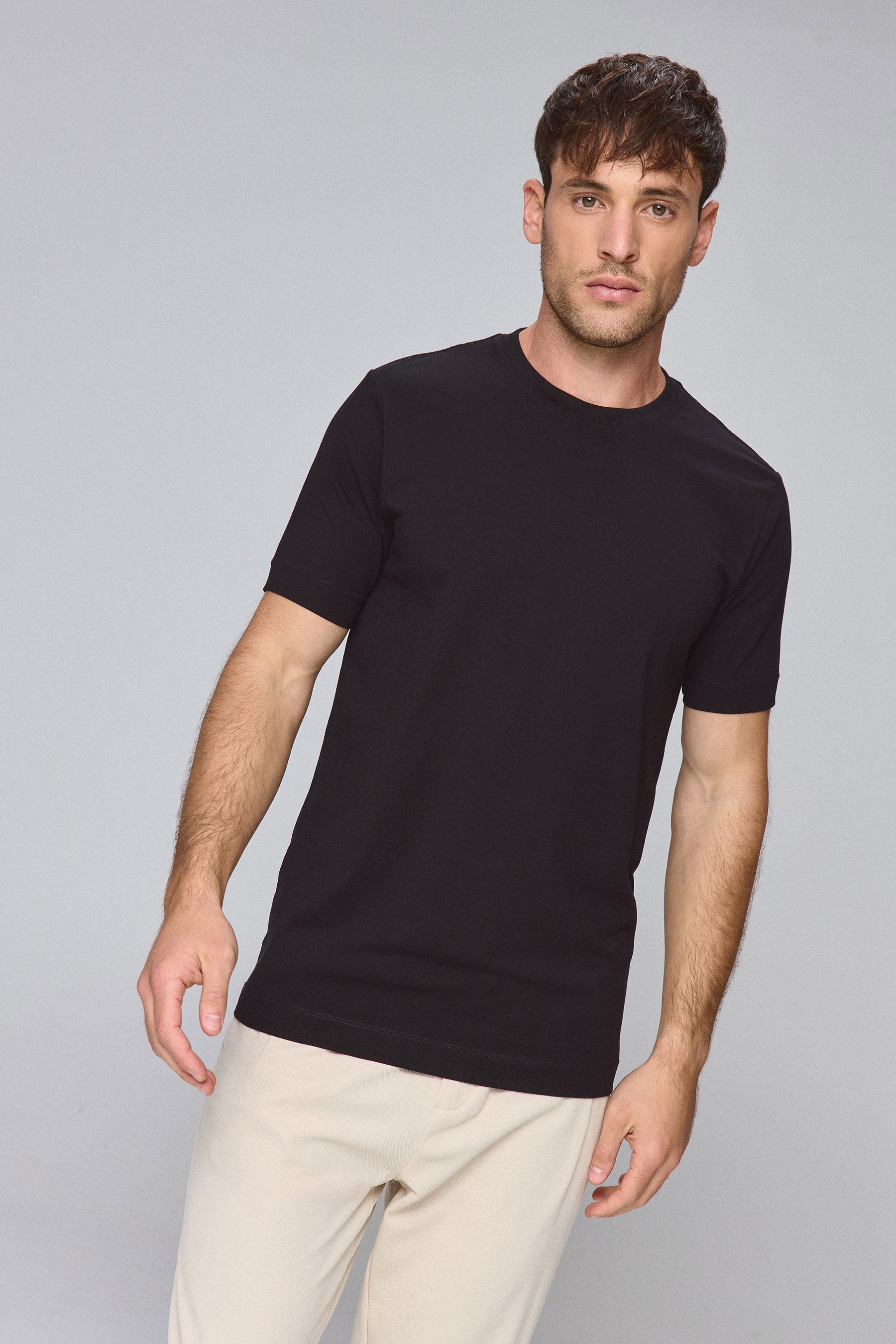 טי ניקי בייסיק לייקרה