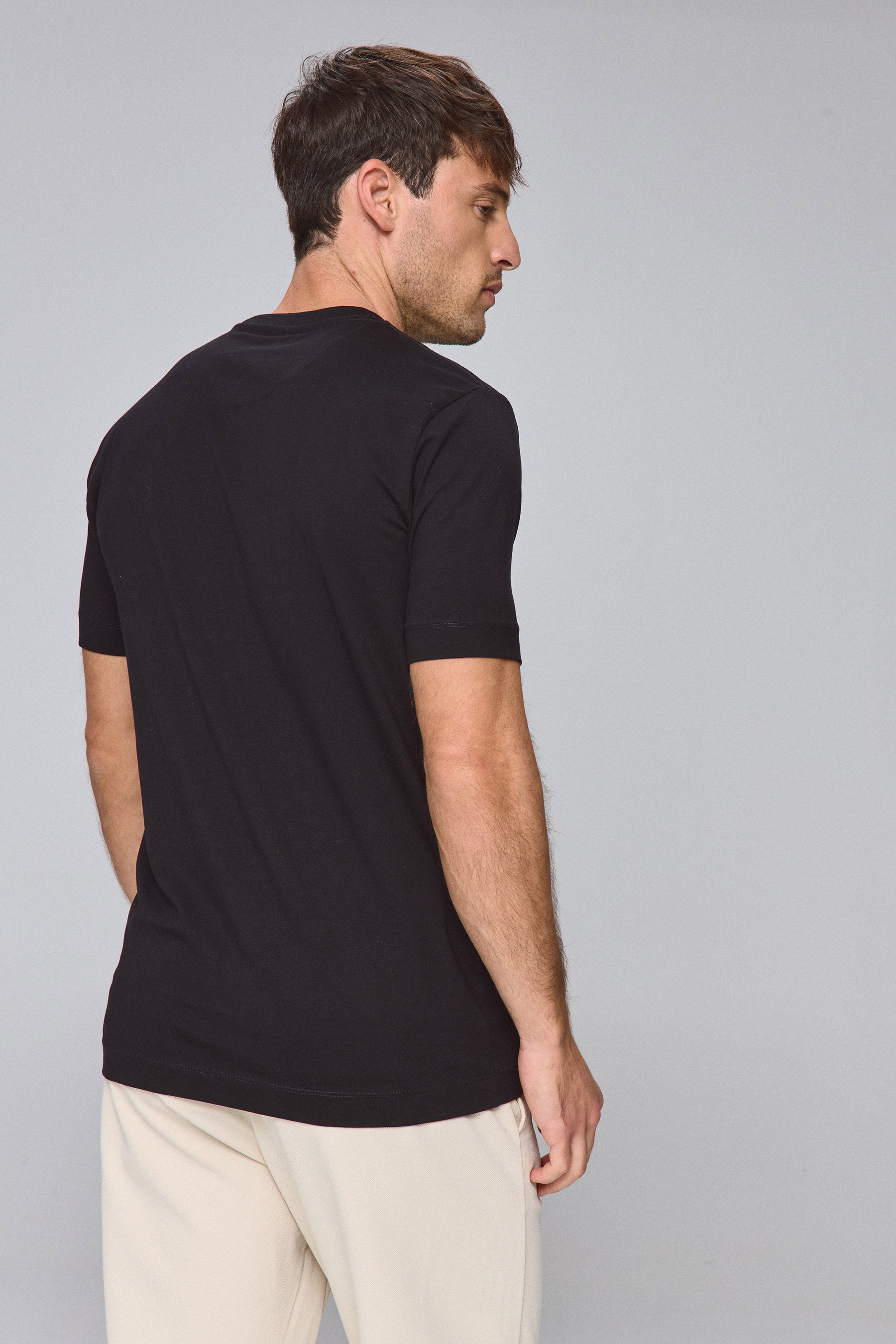 טי ניקי בייסיק לייקרה