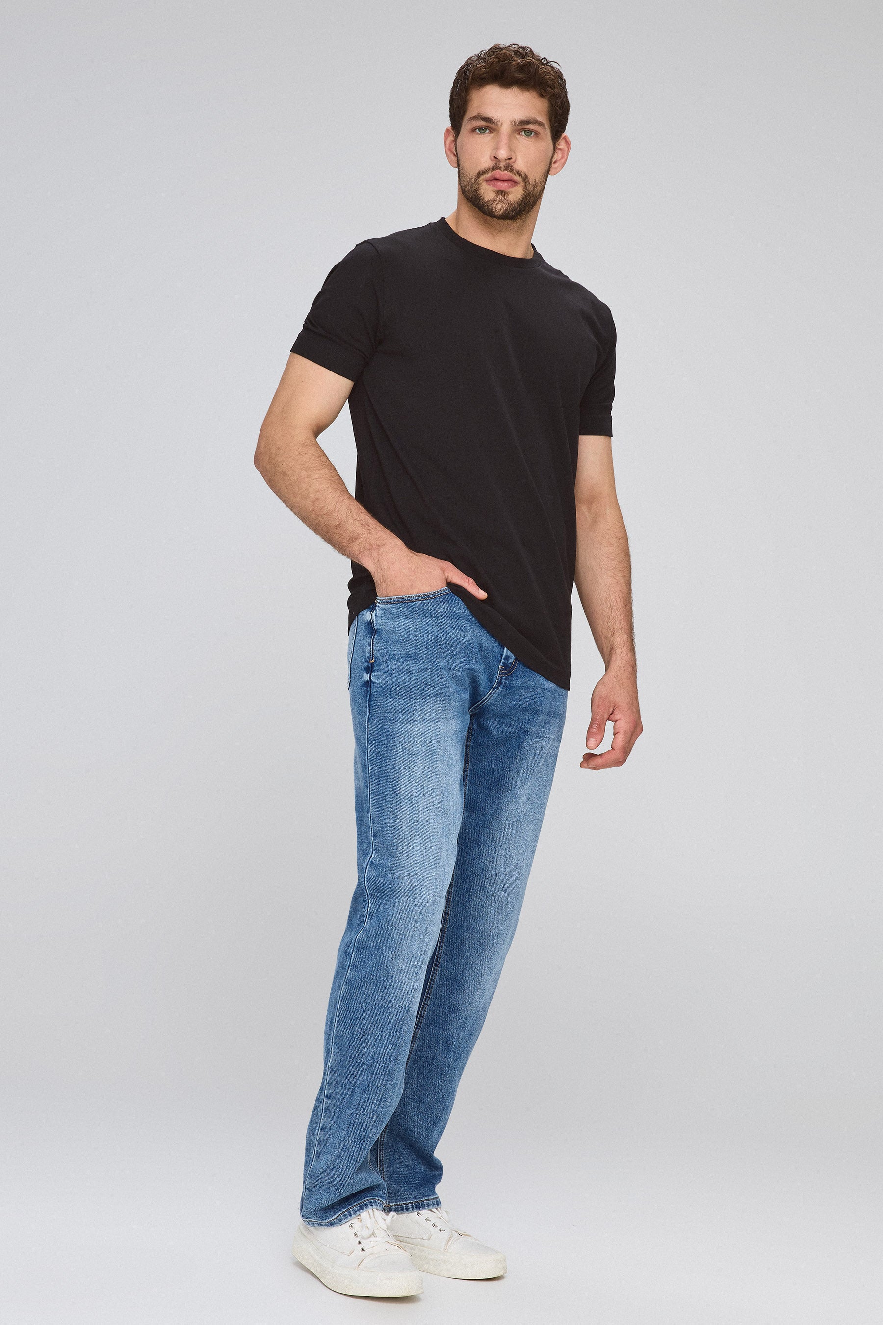 טי ניקי בייסיק לייקרה