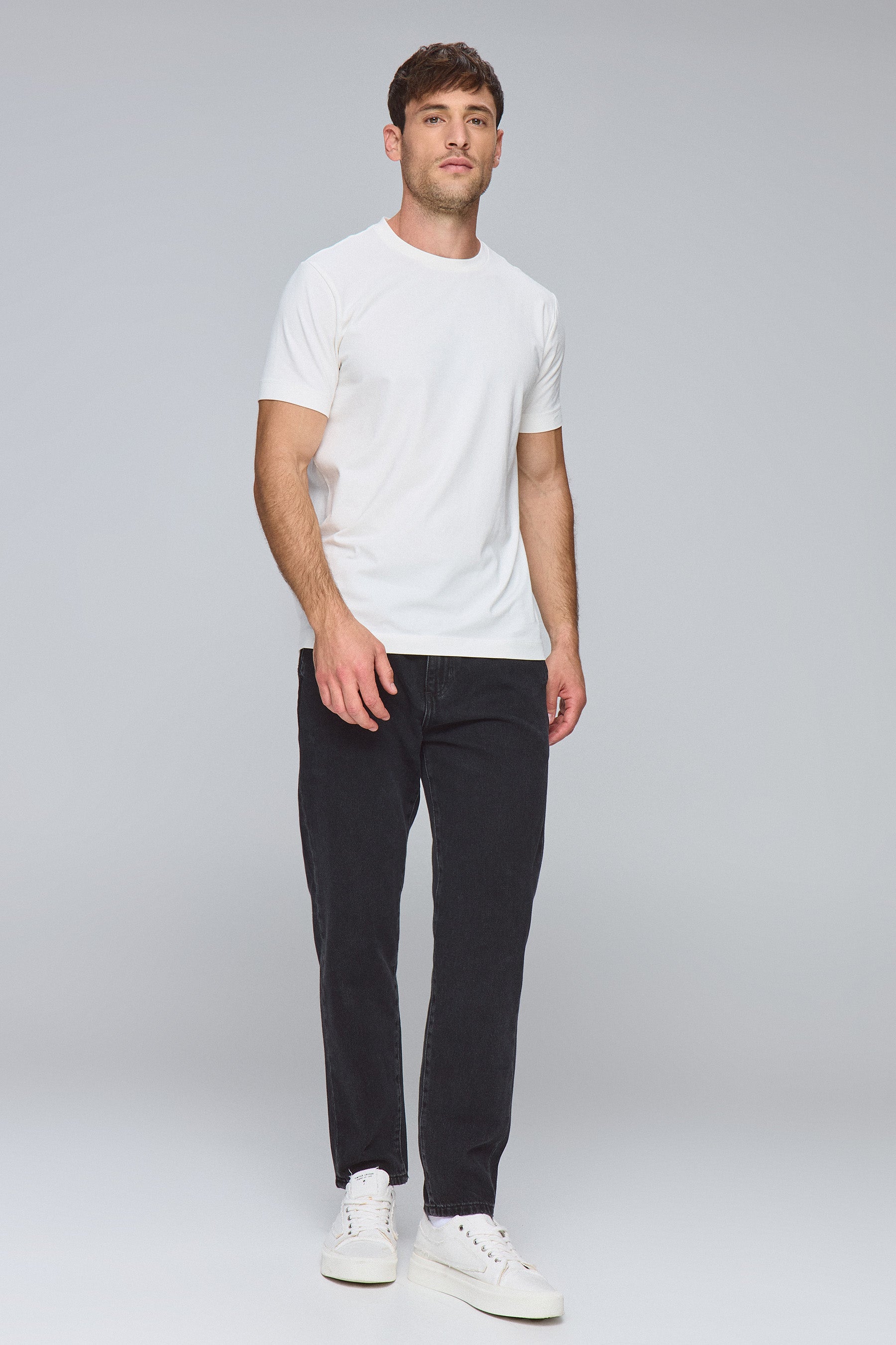 טי ניקי בייסיק לייקרה