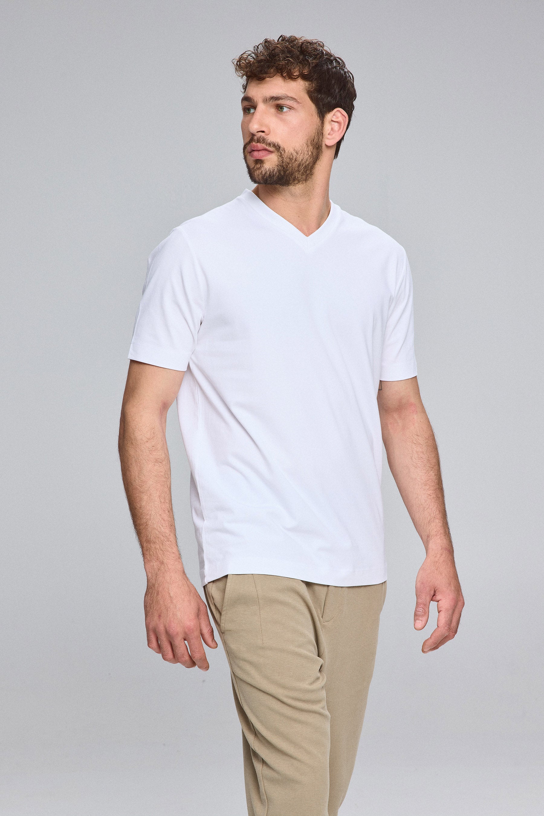 טי בייסיק ווי לייקרה