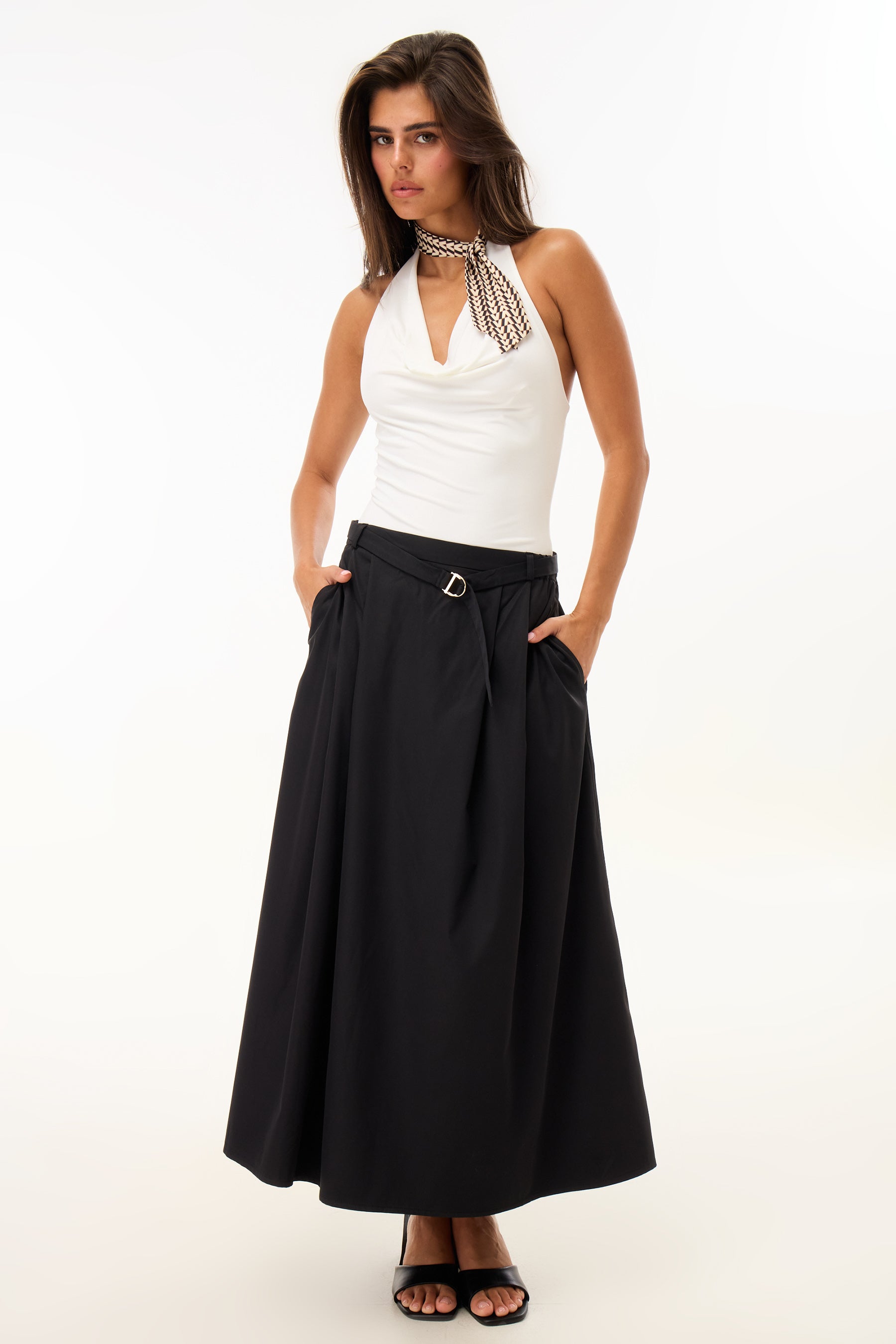 חצאית פרשוט עם חגורה