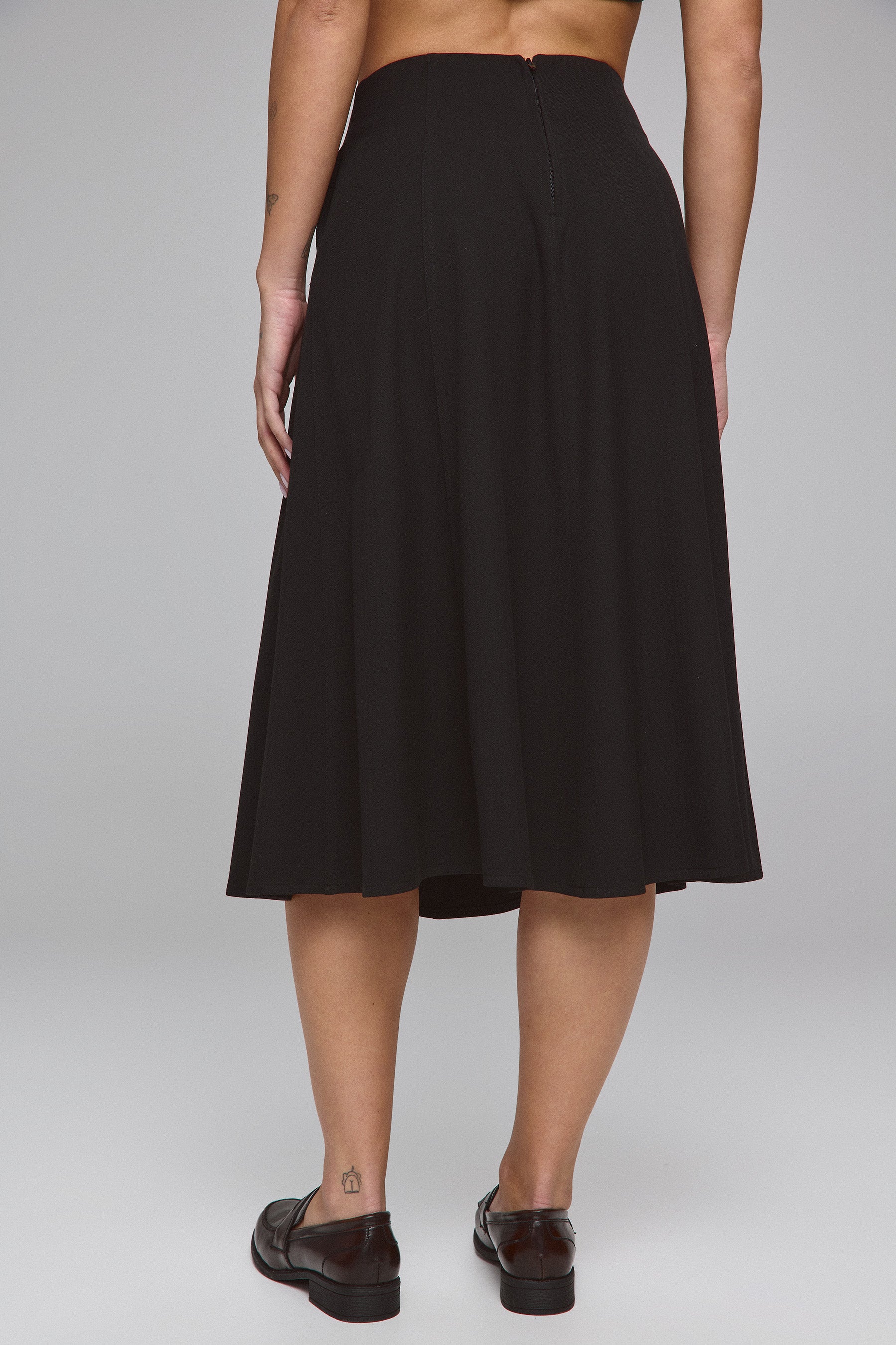 חצאית חתכים