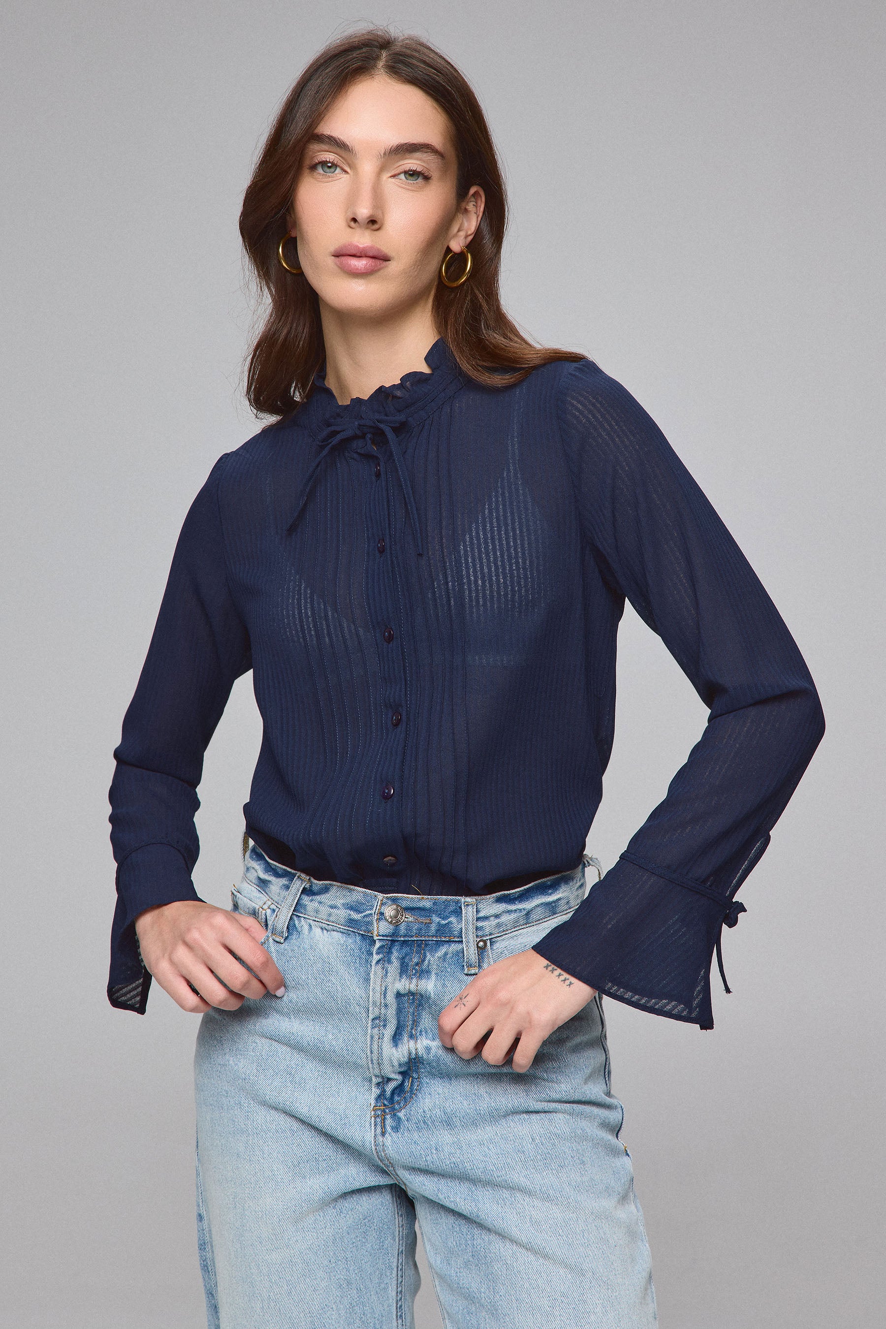 חולצת מכופתרת בד שורות