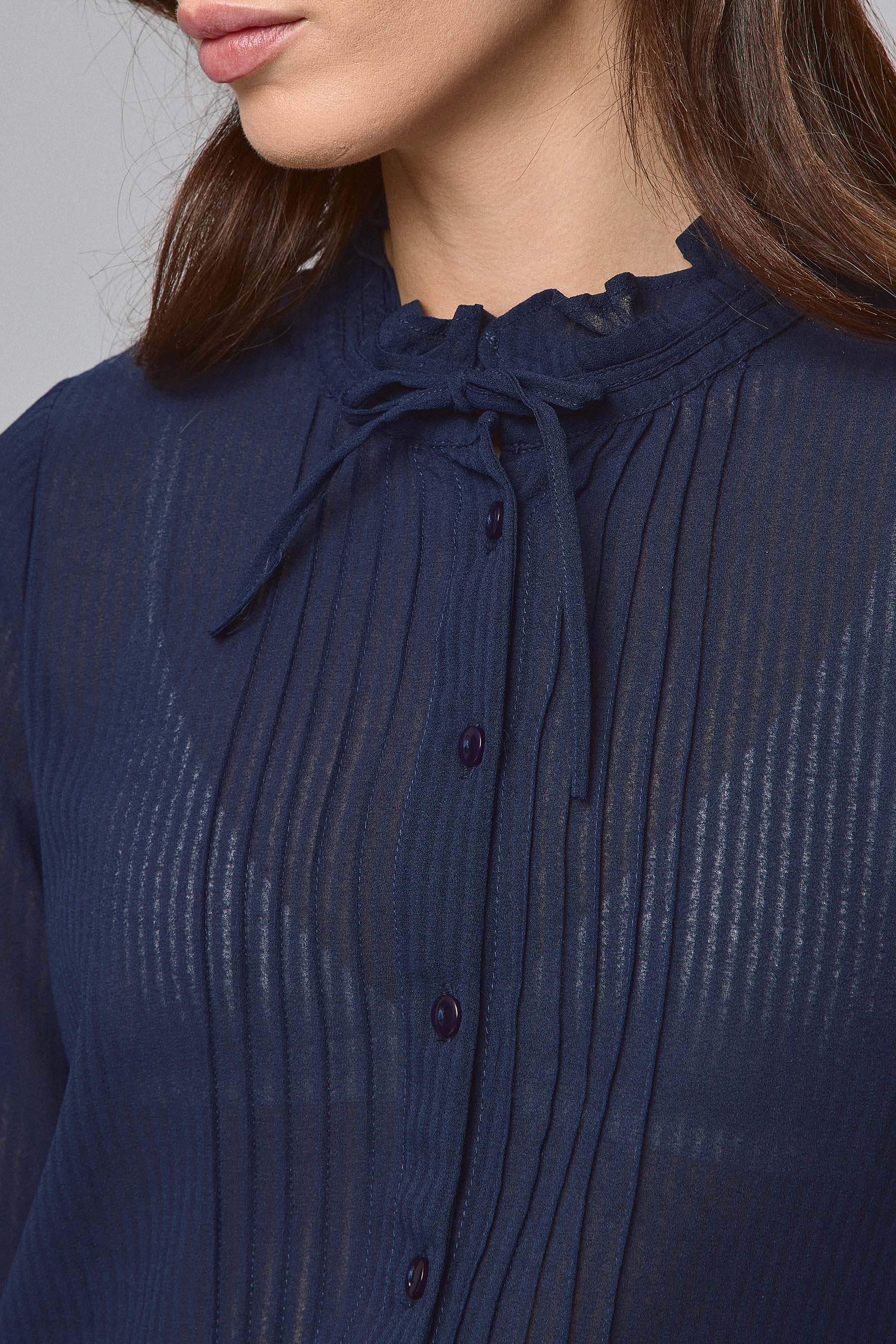 חולצת מכופתרת בד שורות