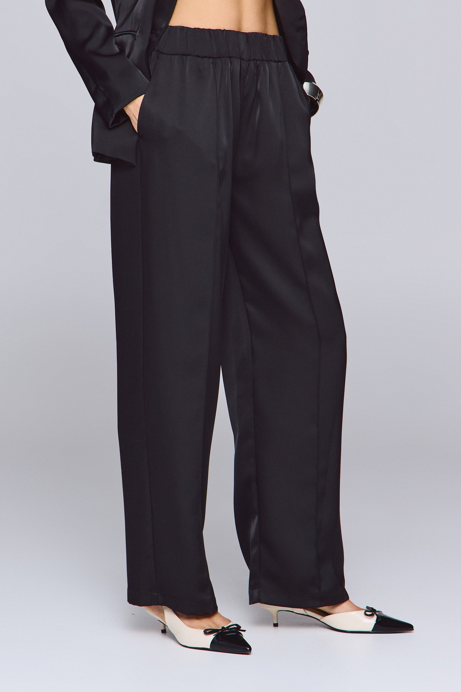 מכנס סאטן עם נרוור