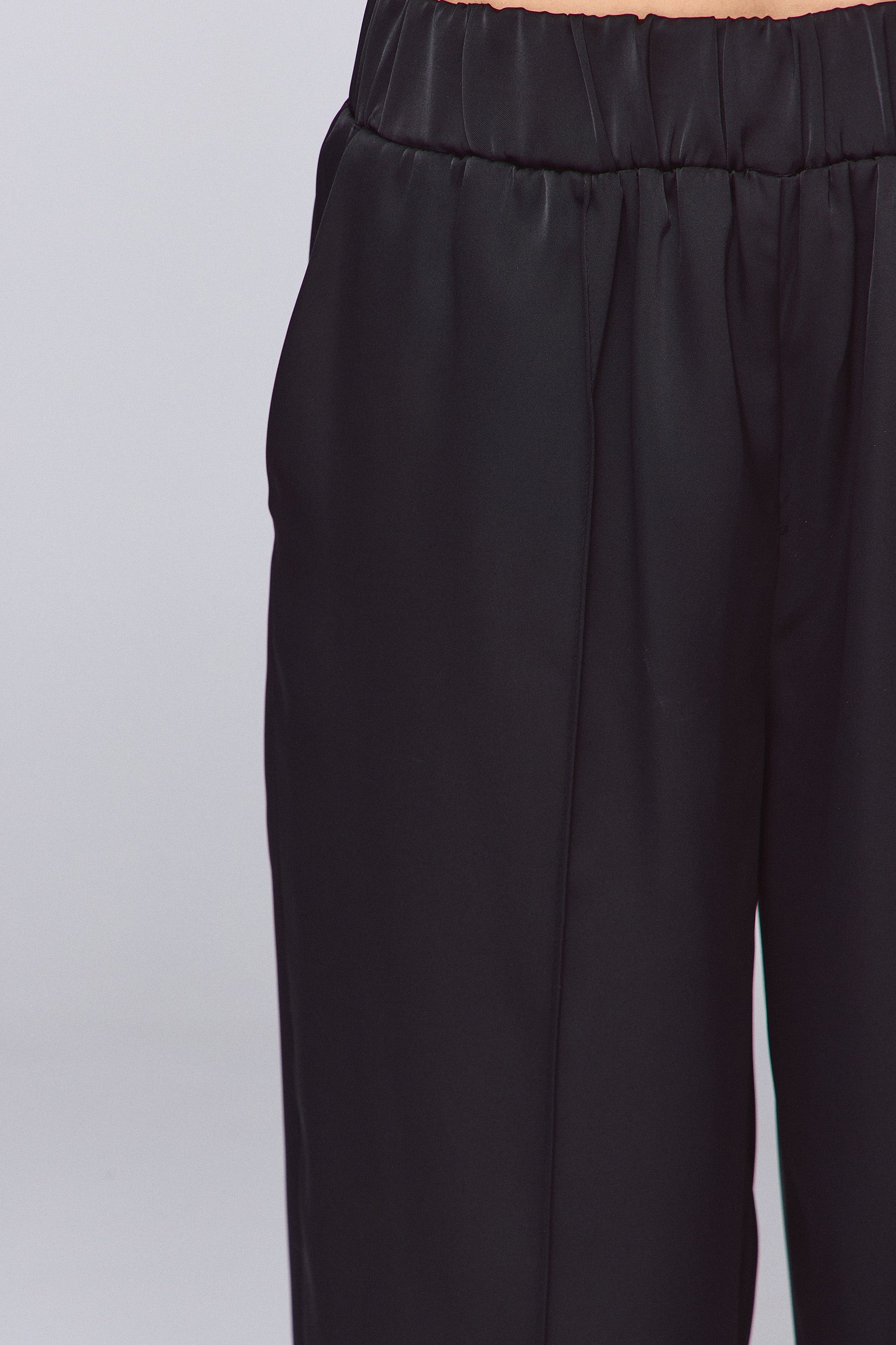 מכנס סאטן עם נרוור