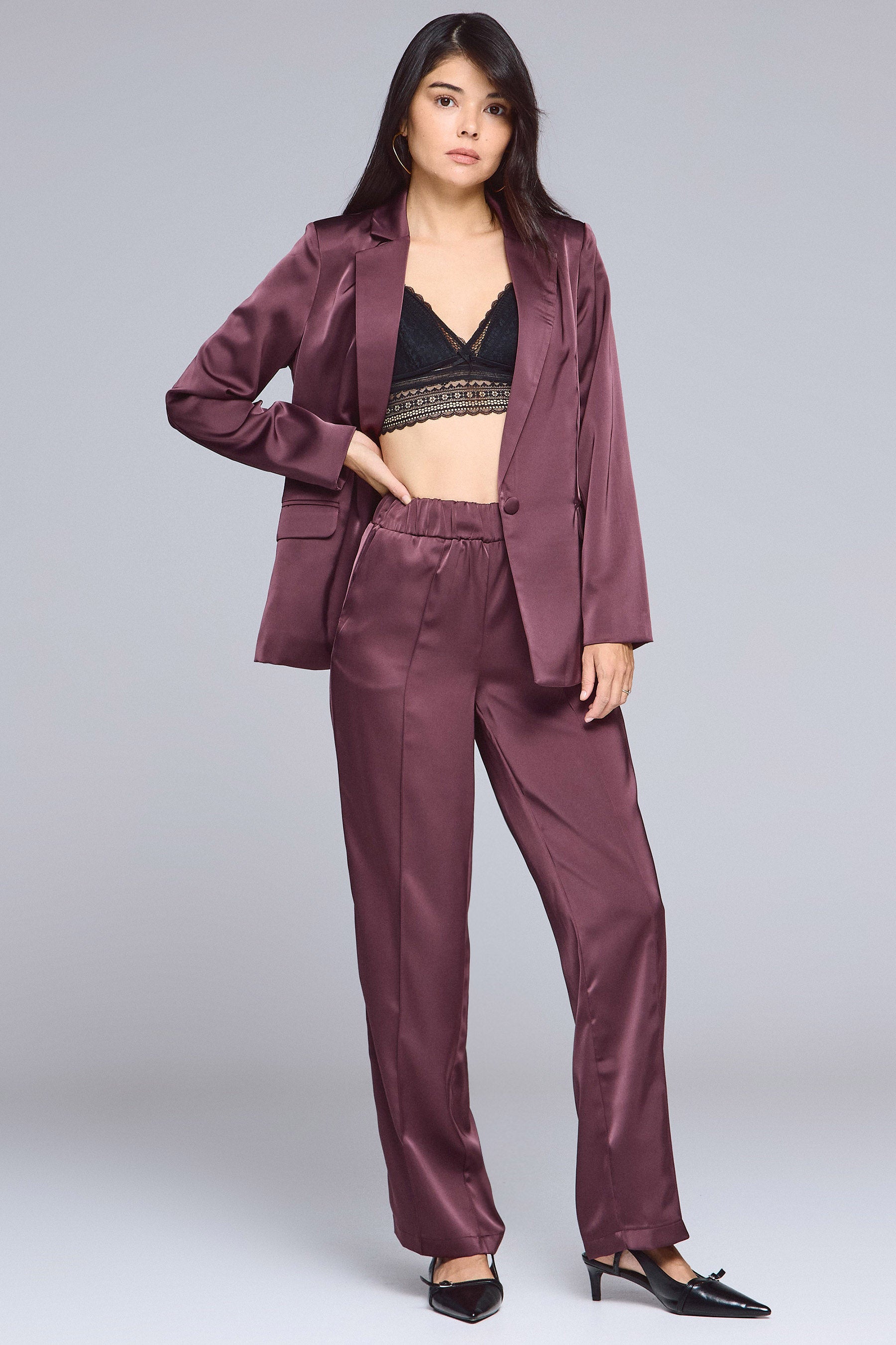 מכנסיים מחויטים עם גומי