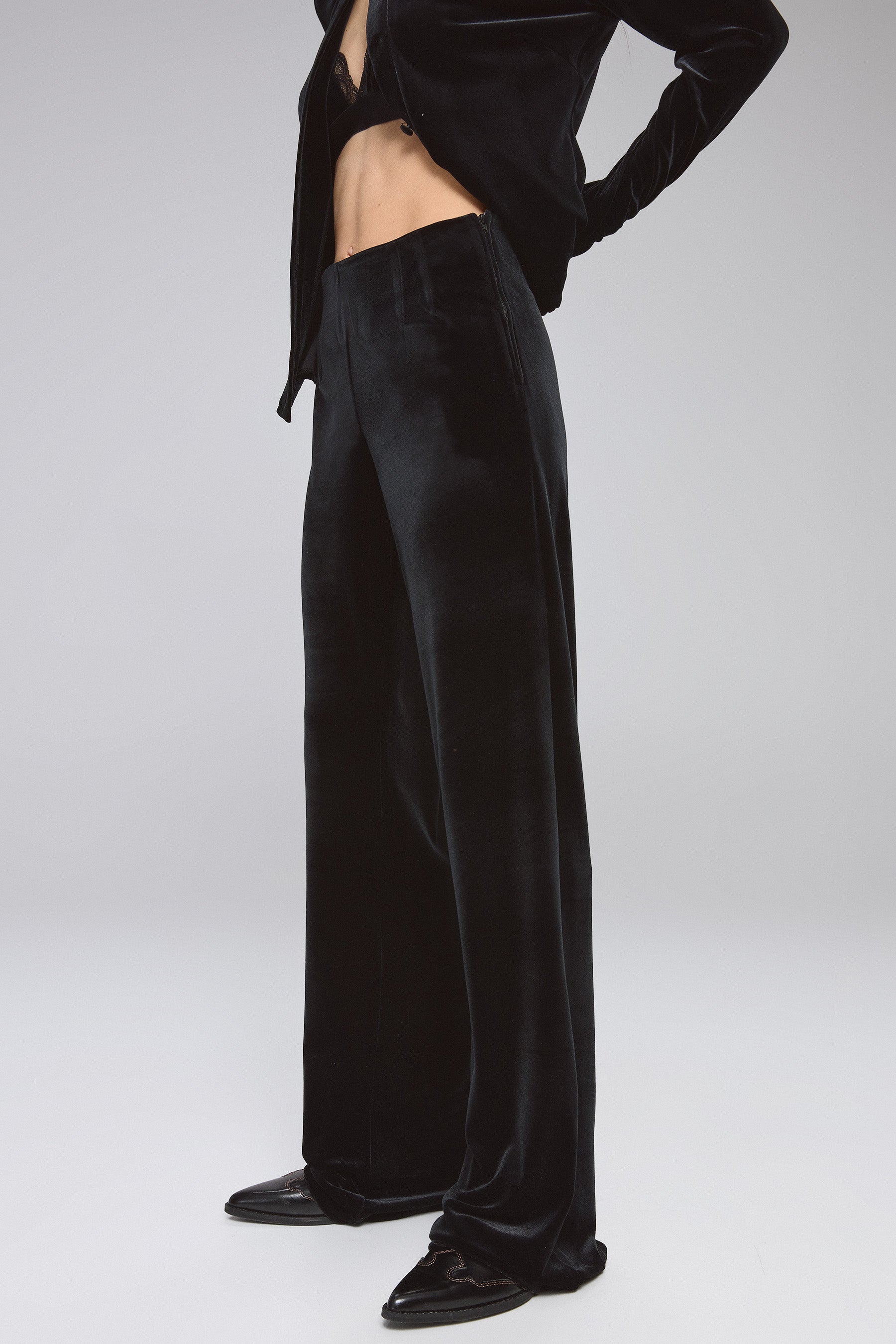 מכנסי קטיפה רחבים