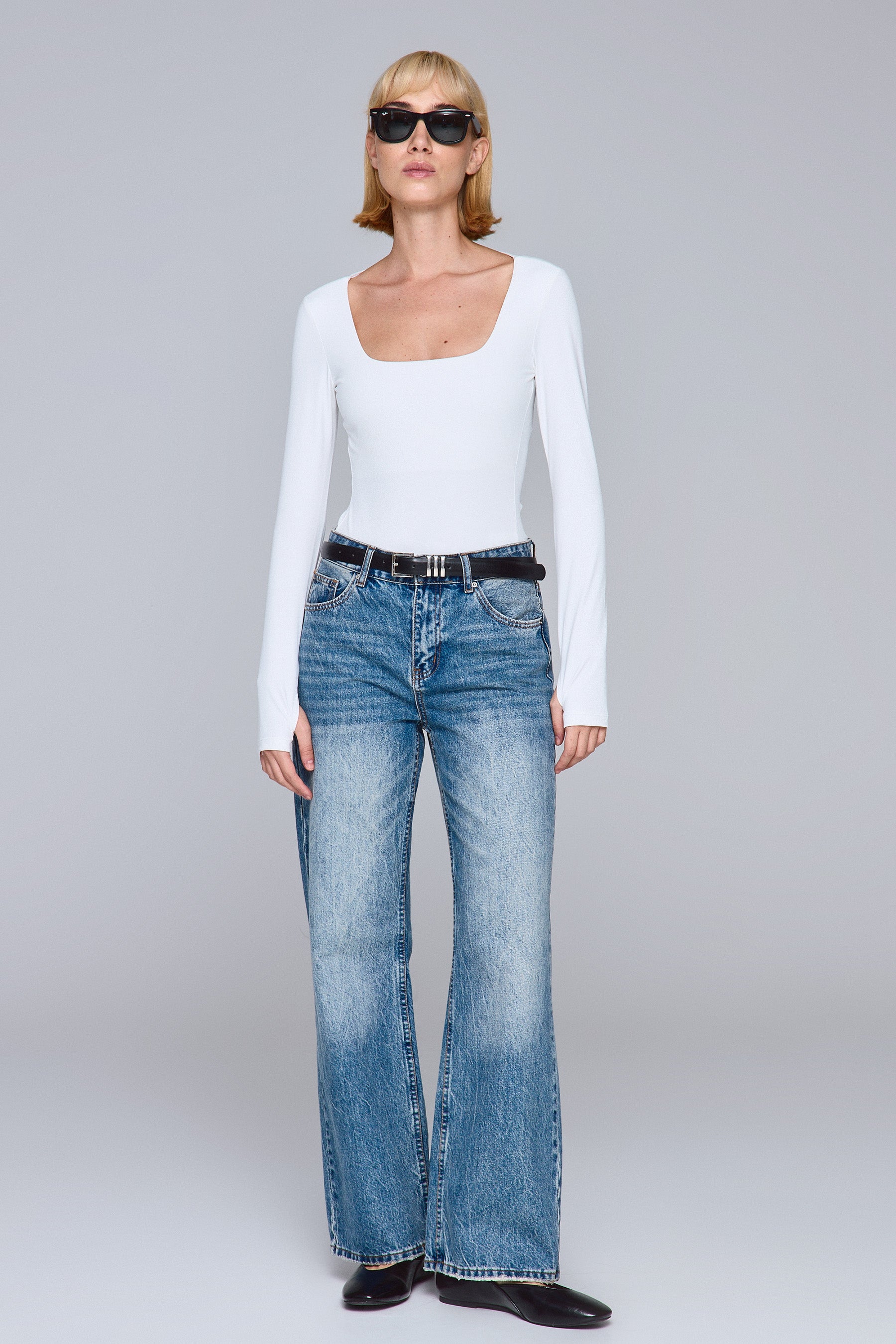 בגד גוף מחשוף מרובע