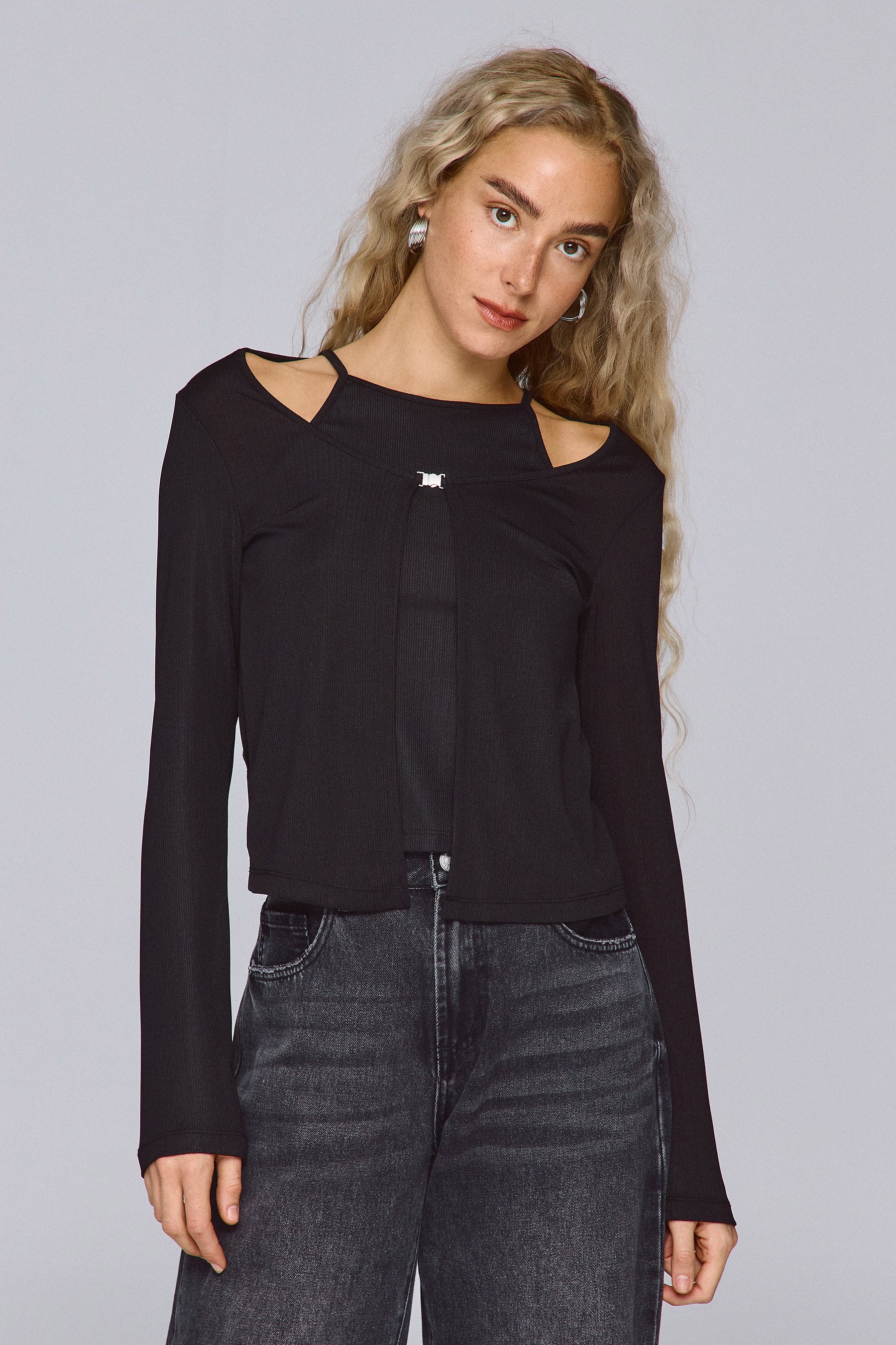 עליונית עם גופייה מחוברת