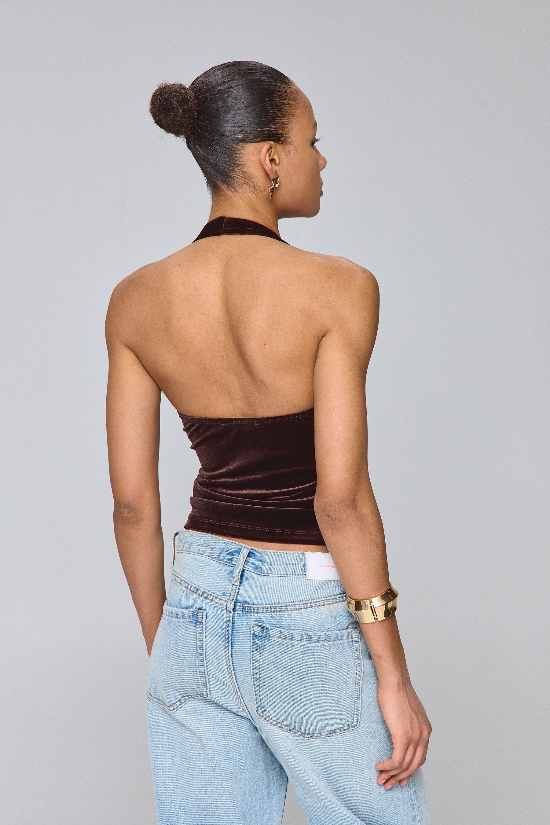 גופיית קולר קטיפה חומה