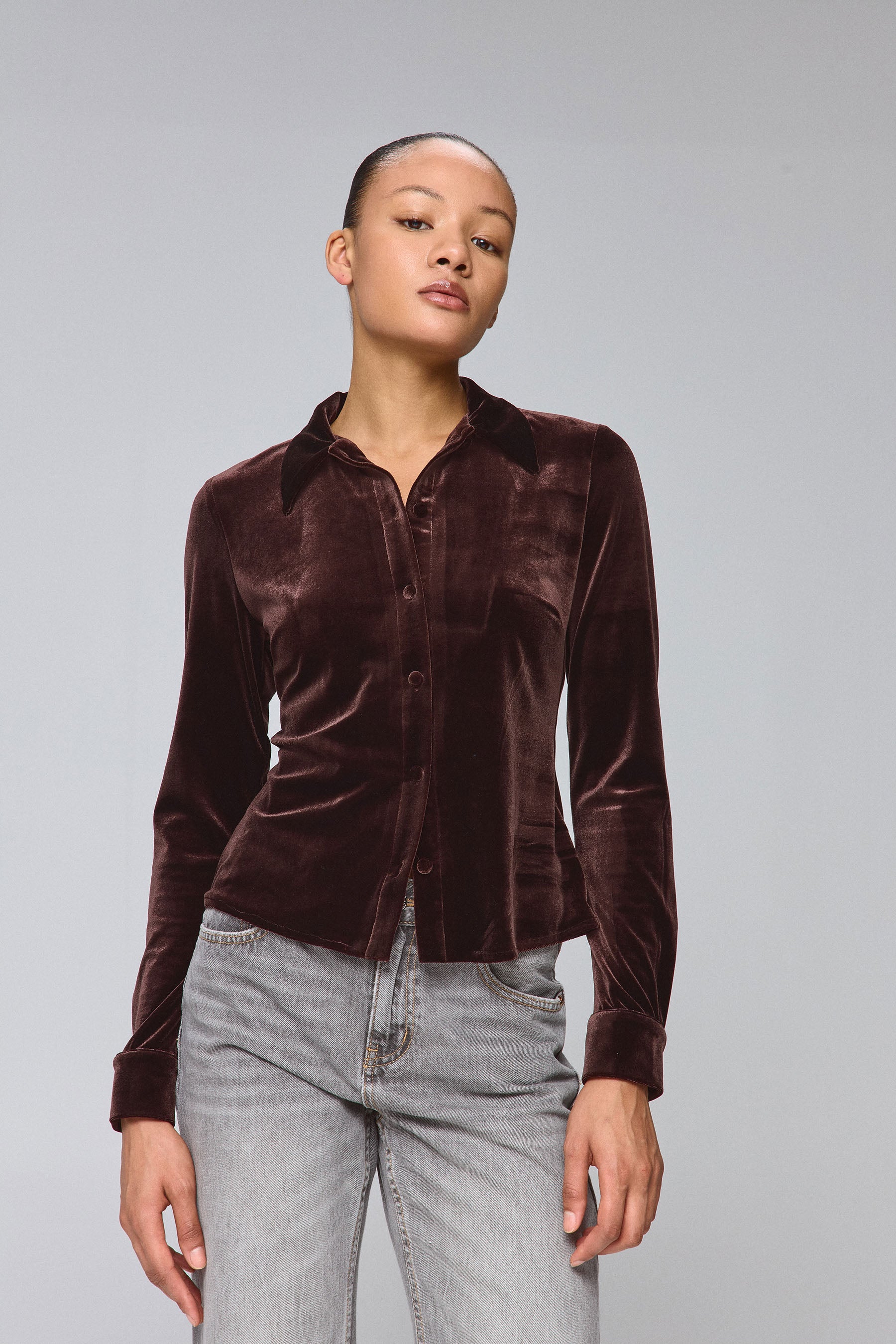 חולצת מכופתרת איבון חומה