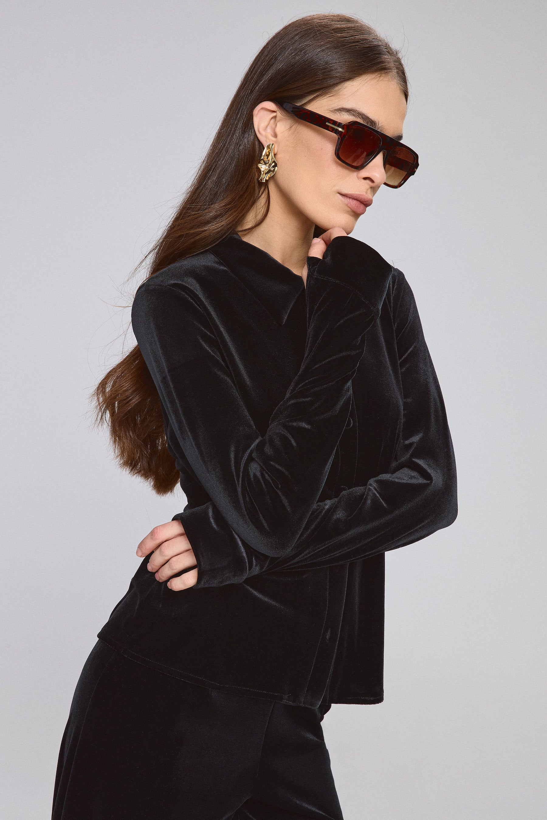 חולצת מכופתרת איבון שחורה