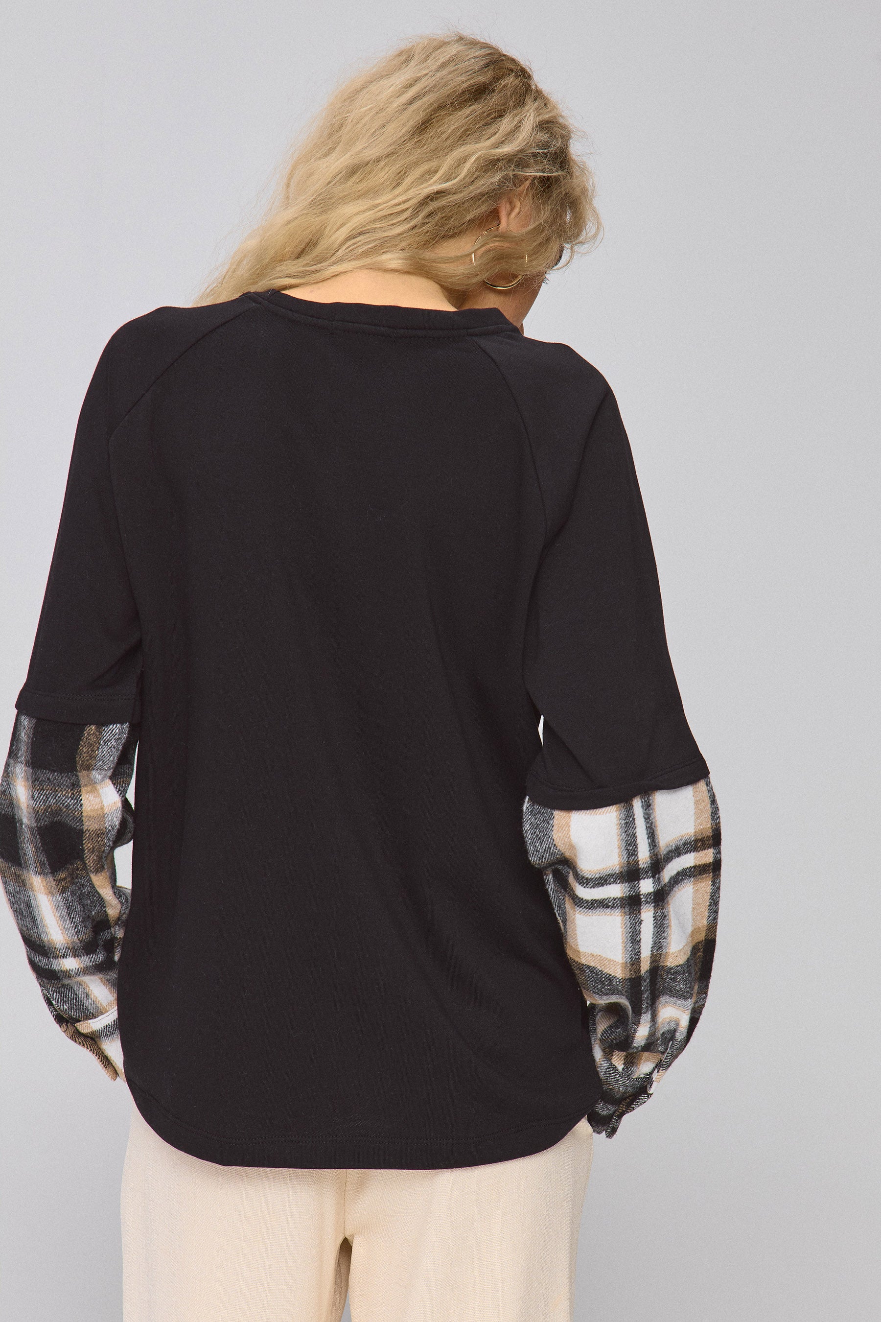 טי רגלן משובצת